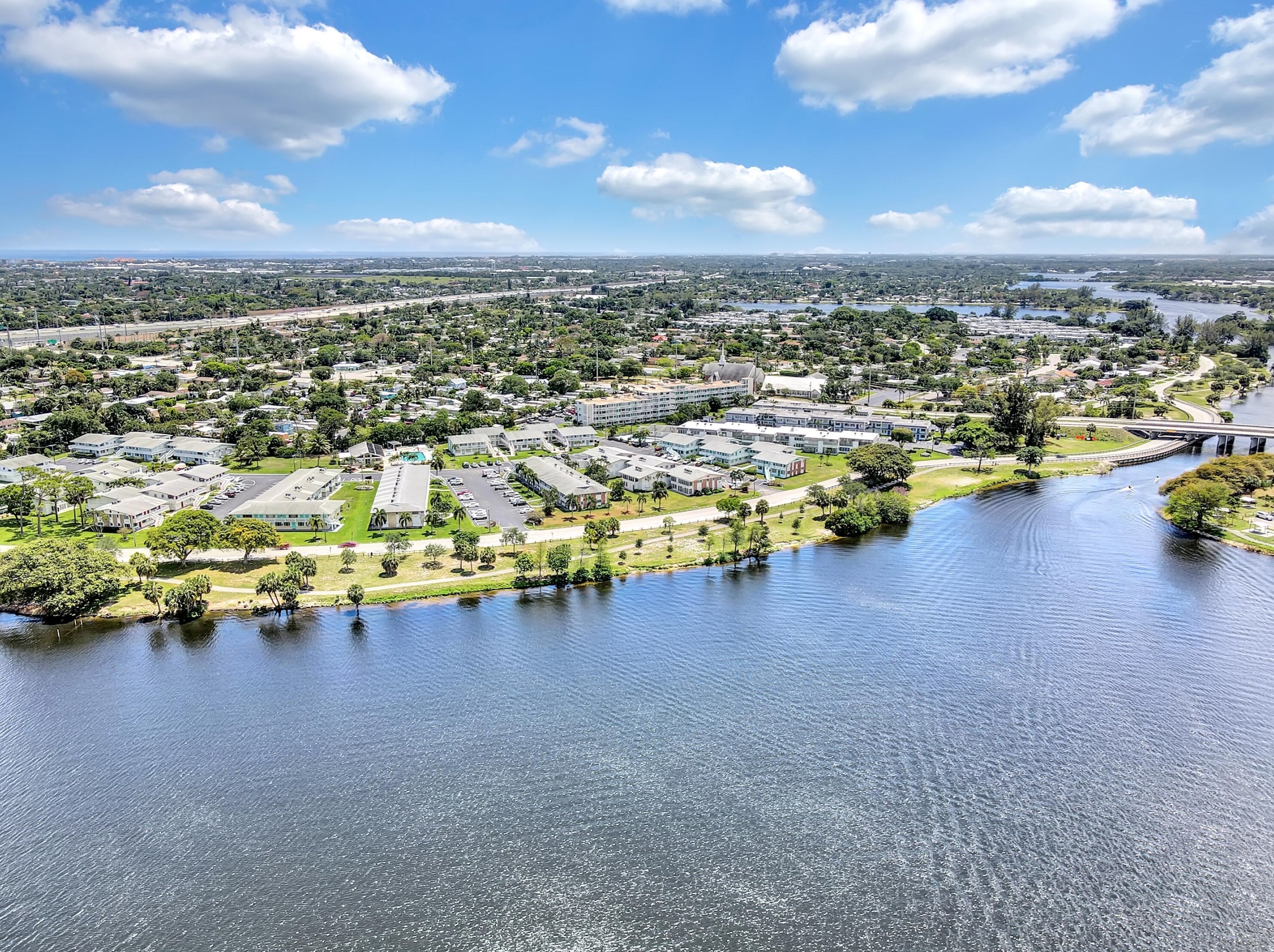 3322 Cynthia Ln, Lake Worth FL  33461-5825 exterior