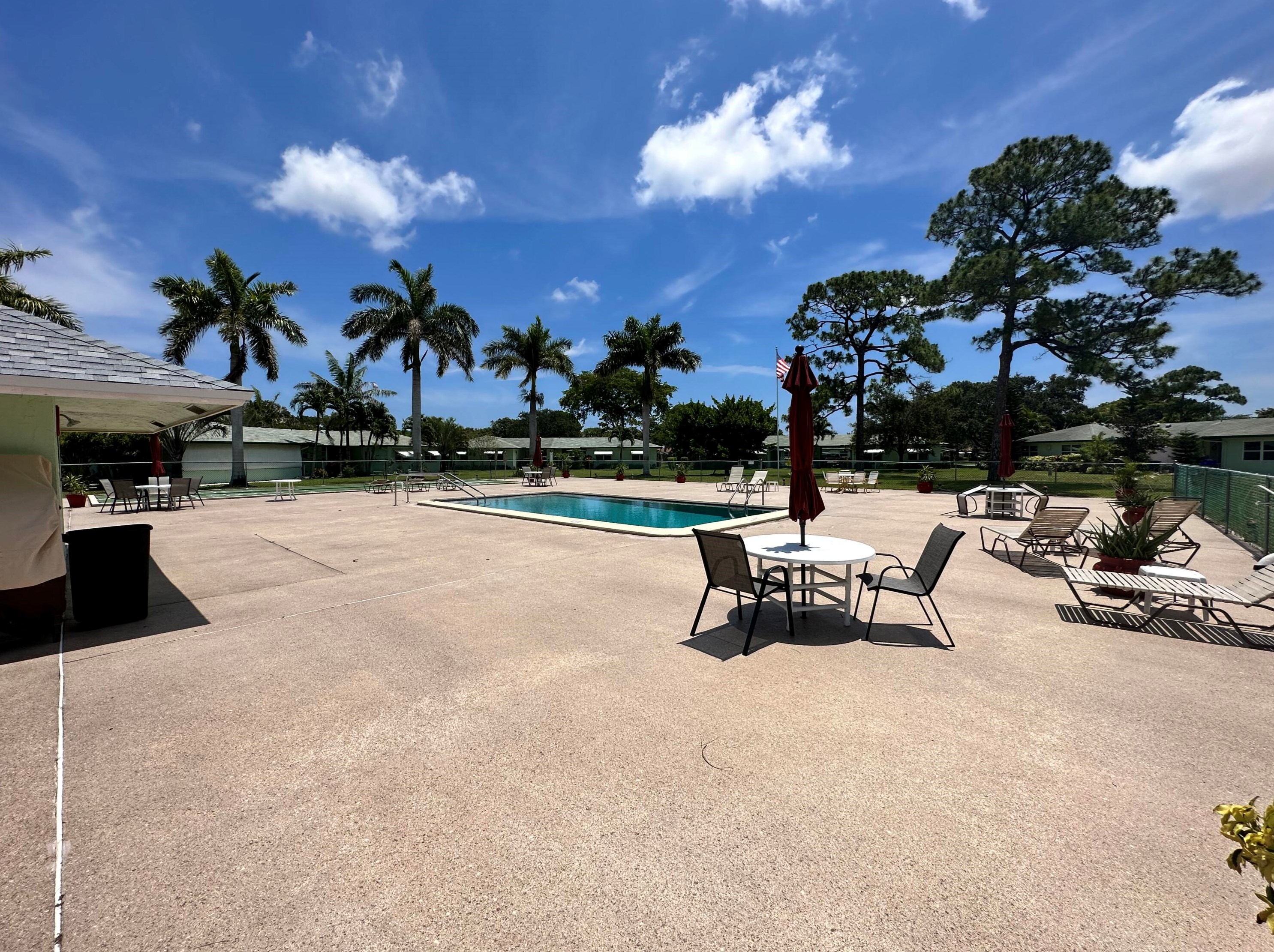 603 Hummingbird Ln, Delray Beach, FL 33445