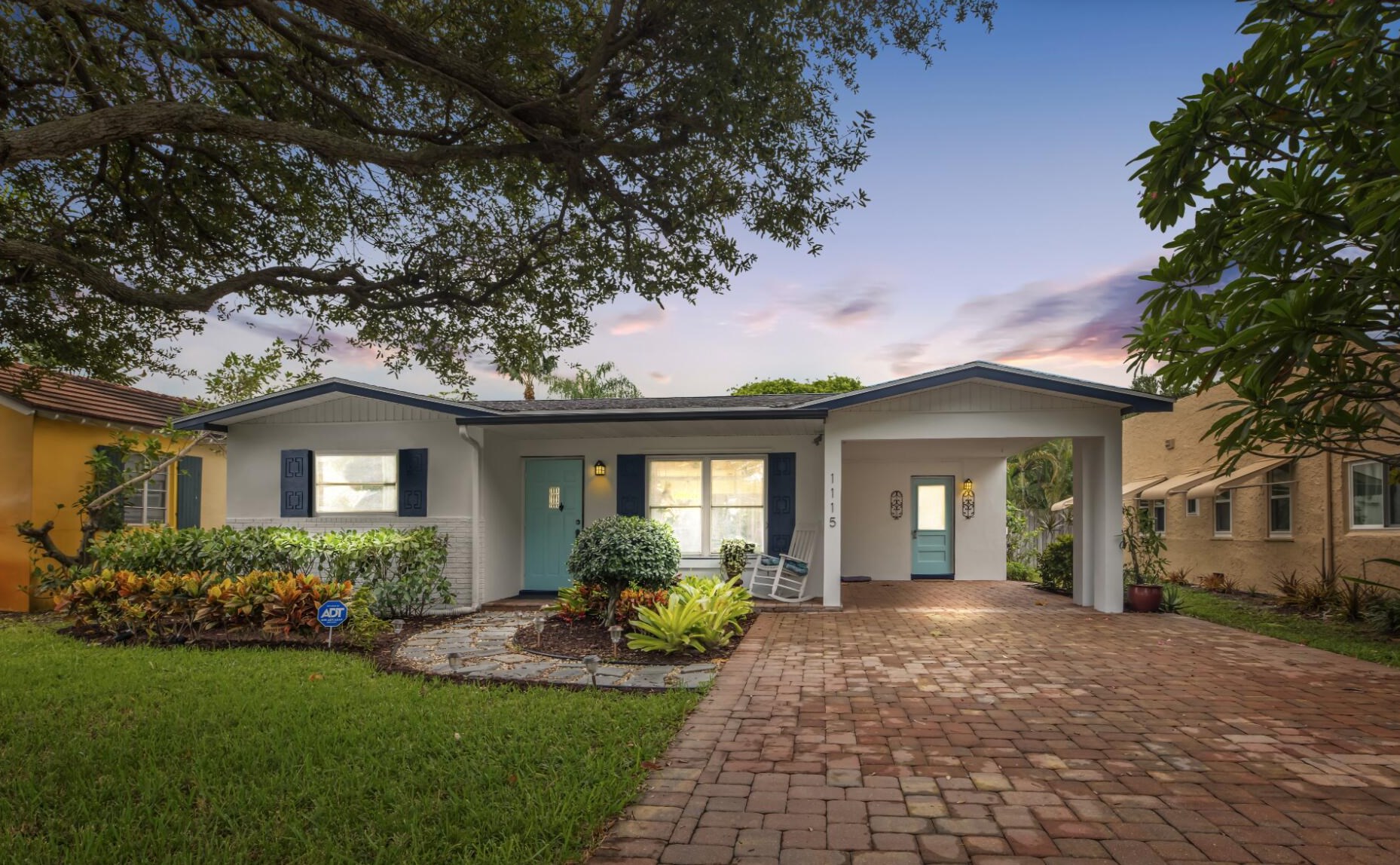 1115 Palmway, Lake Worth FL  33460-5207 exterior