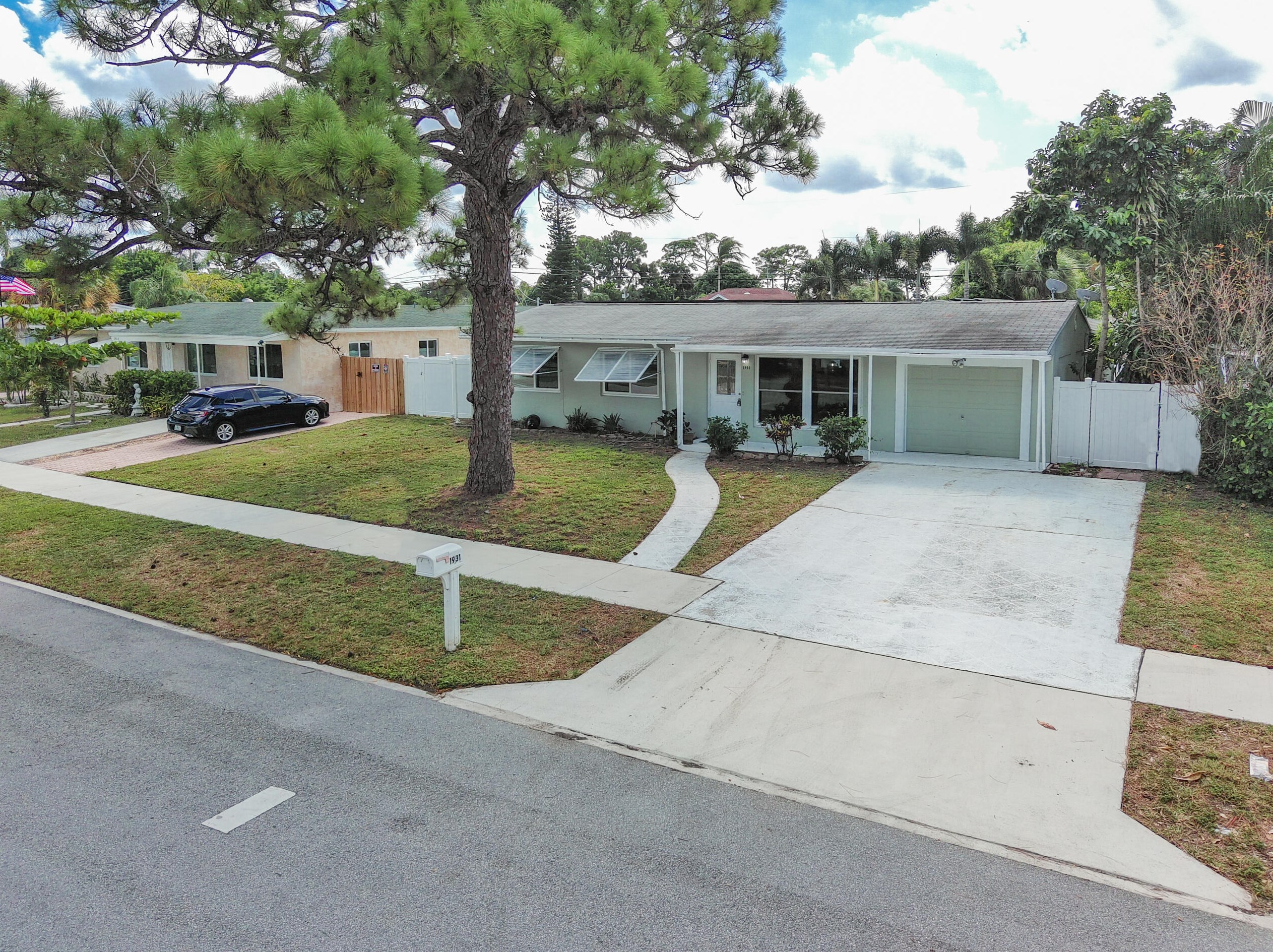 1931 Moor Dr, Lake Worth FL  33461-5722 exterior