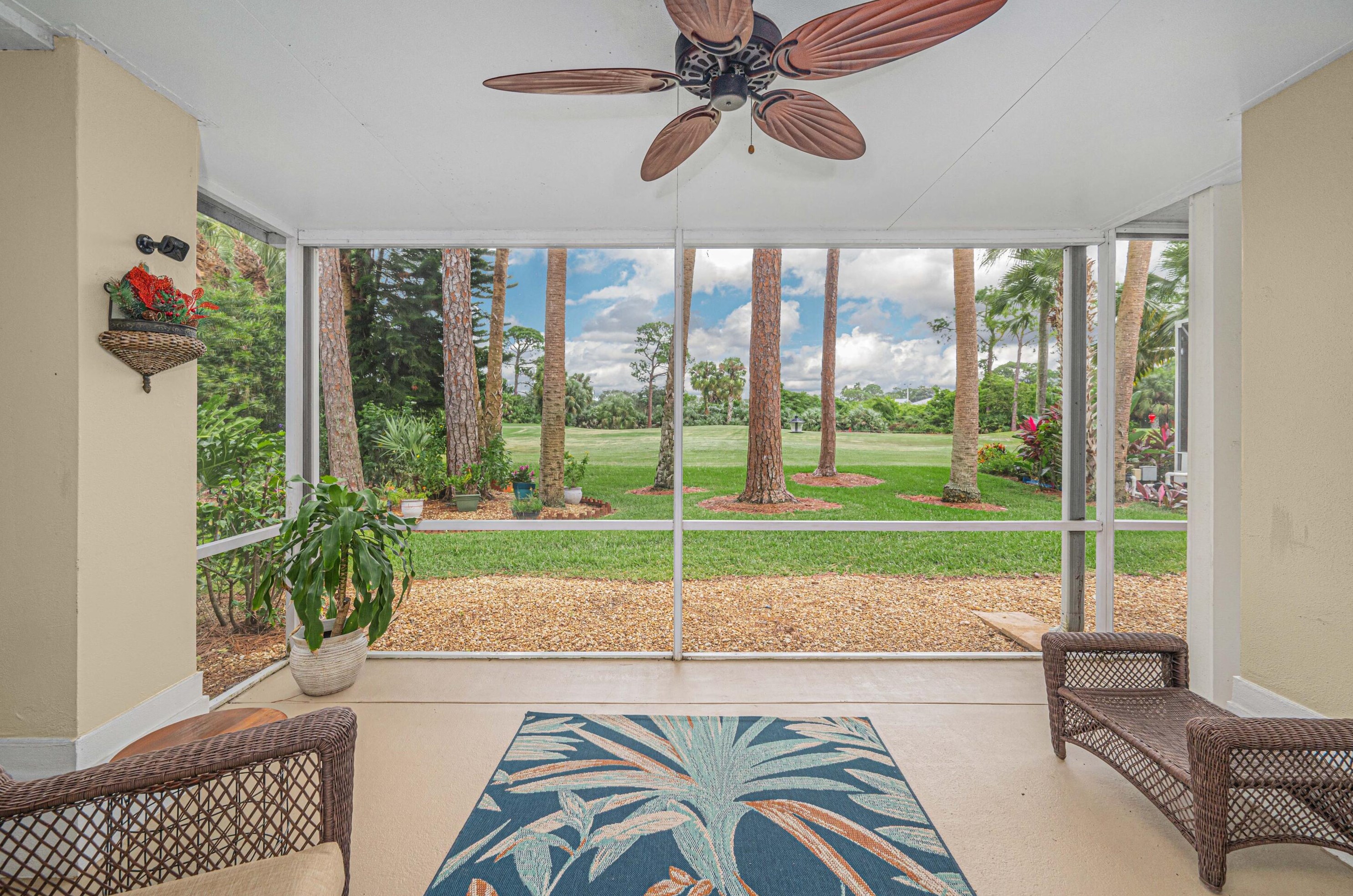 435 Fairway Lndg, Fort Pierce FL  34986-2166 exterior