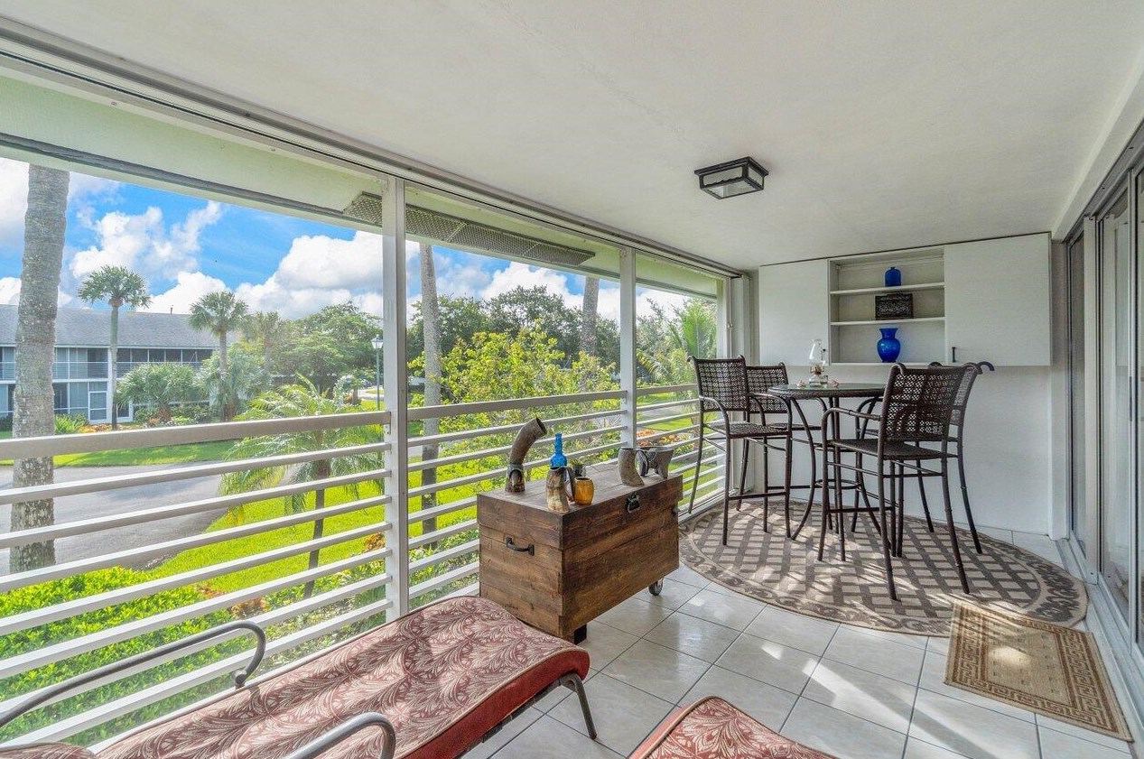 10 Garden St, Jupiter FL  33469-2595 exterior