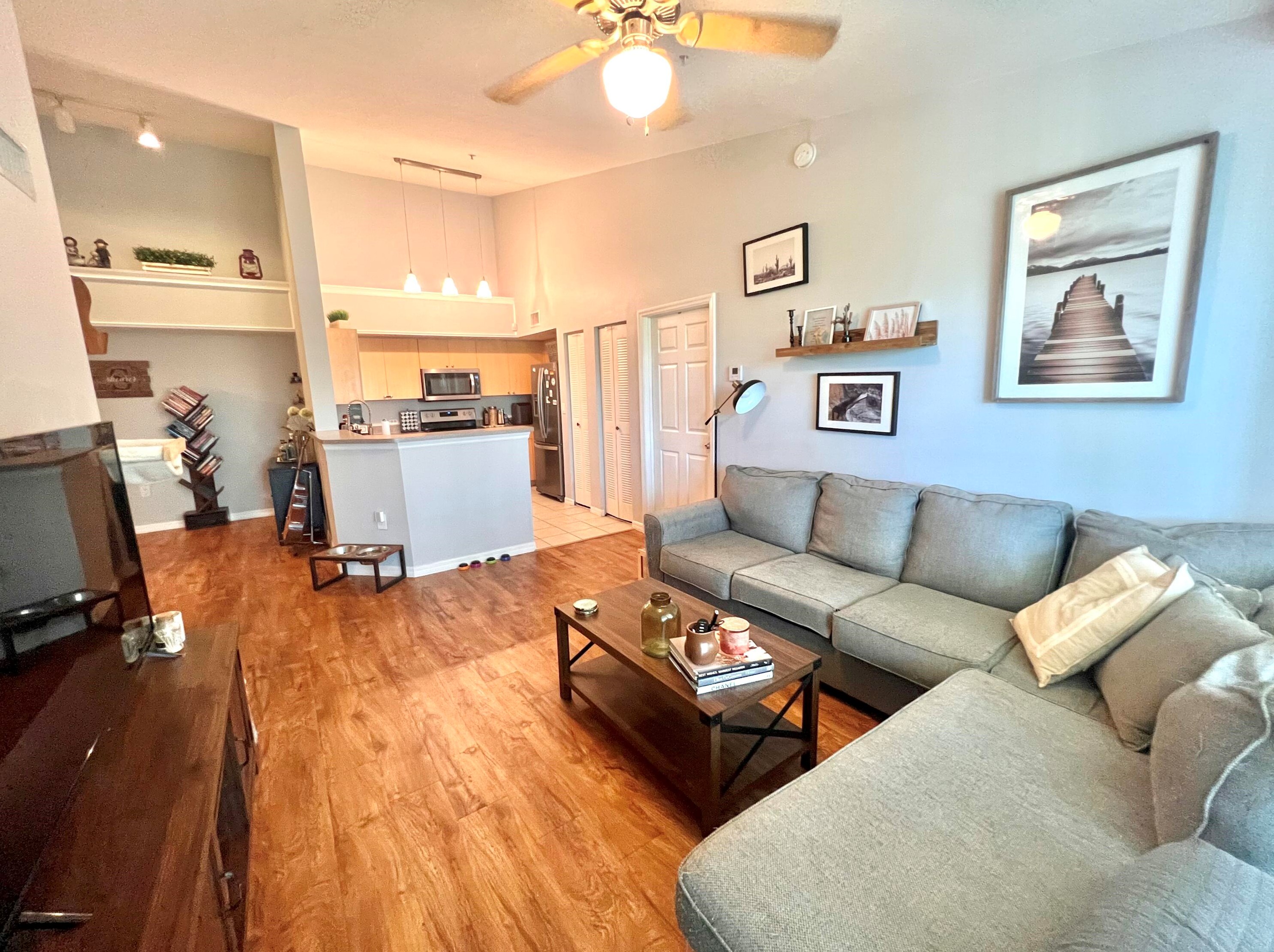 419 Villa Cir, Boynton Beach FL  33435-8911 exterior
