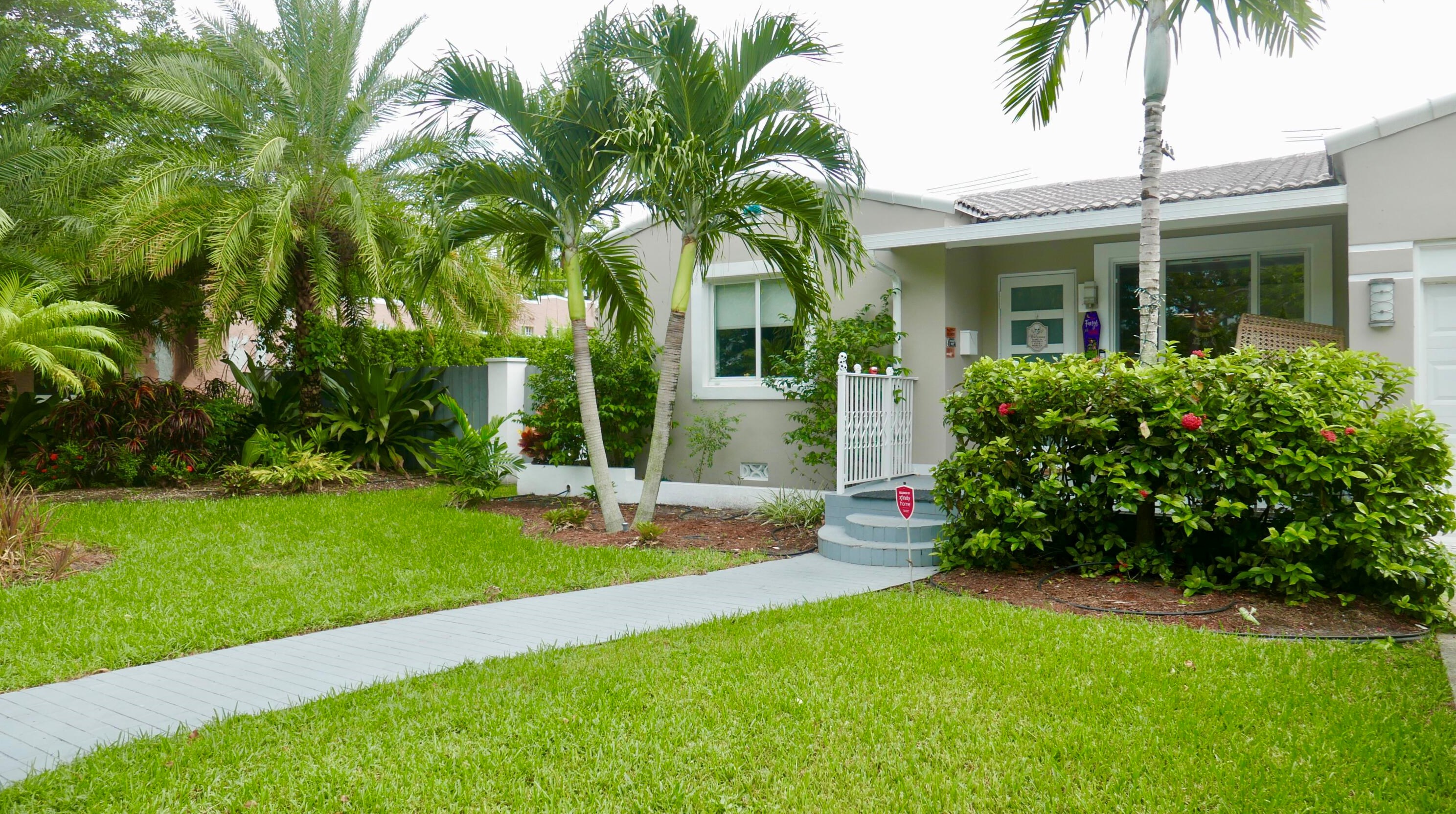 1636 Jackson St, Hollywood FL  33020-5110 exterior