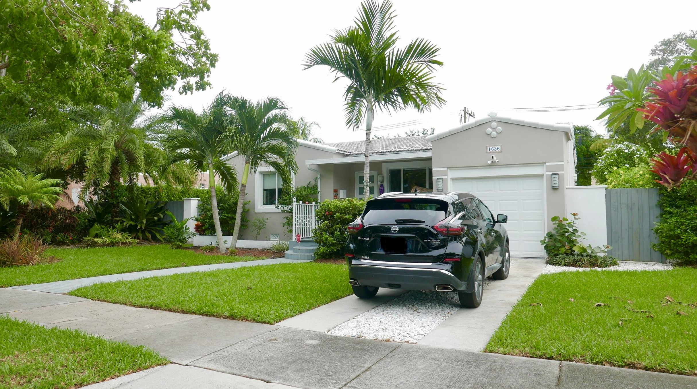 1636 Jackson St, Hollywood FL  33020-5110 exterior