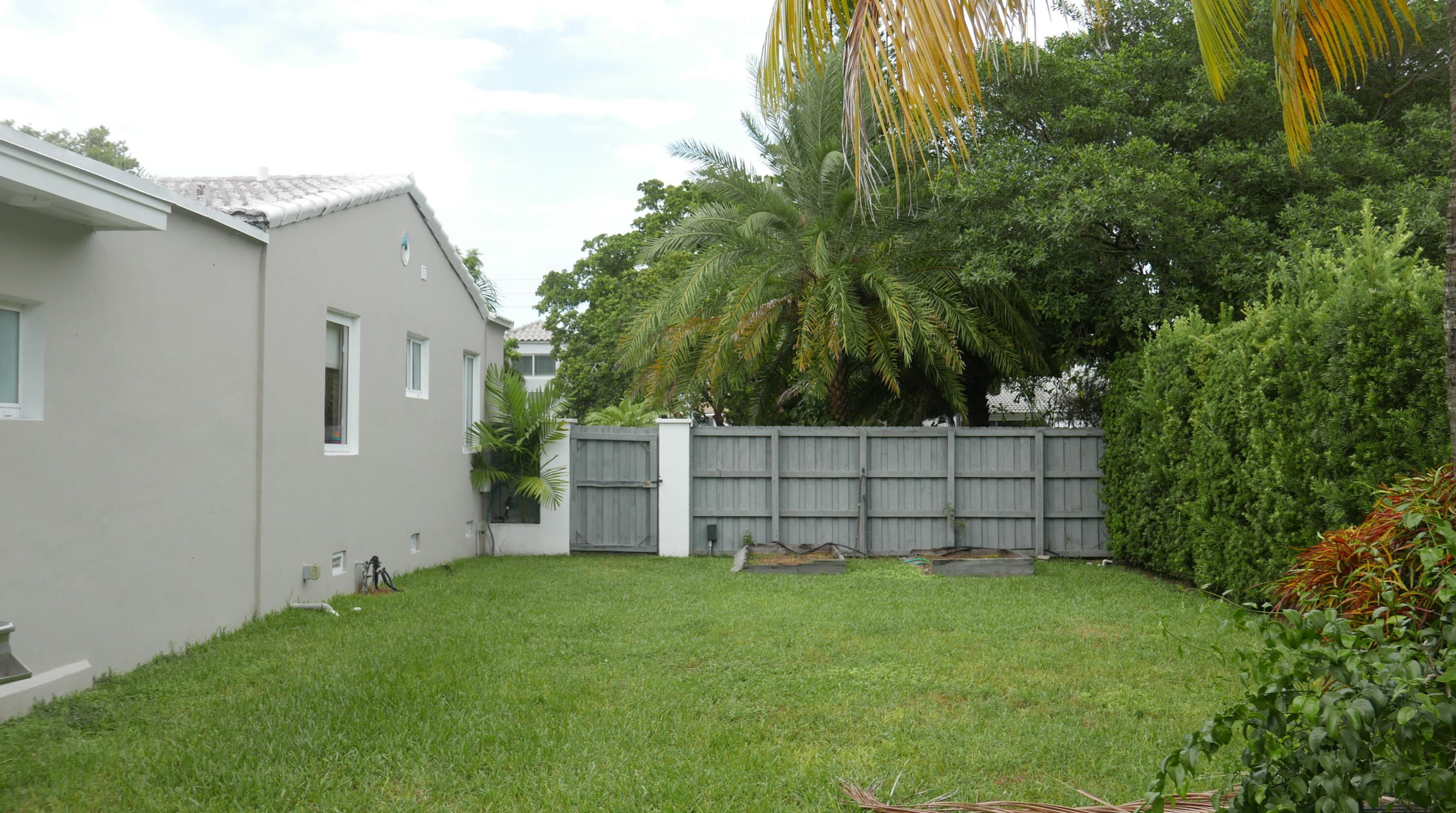 1636 Jackson St, Hollywood FL  33020-5110 exterior