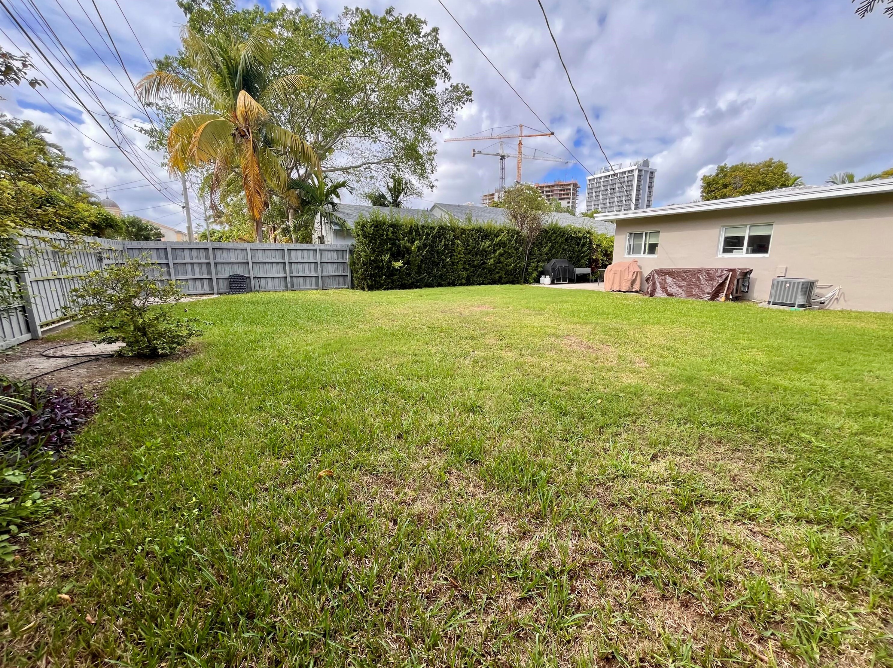 1636 Jackson St, Hollywood FL  33020-5110 exterior