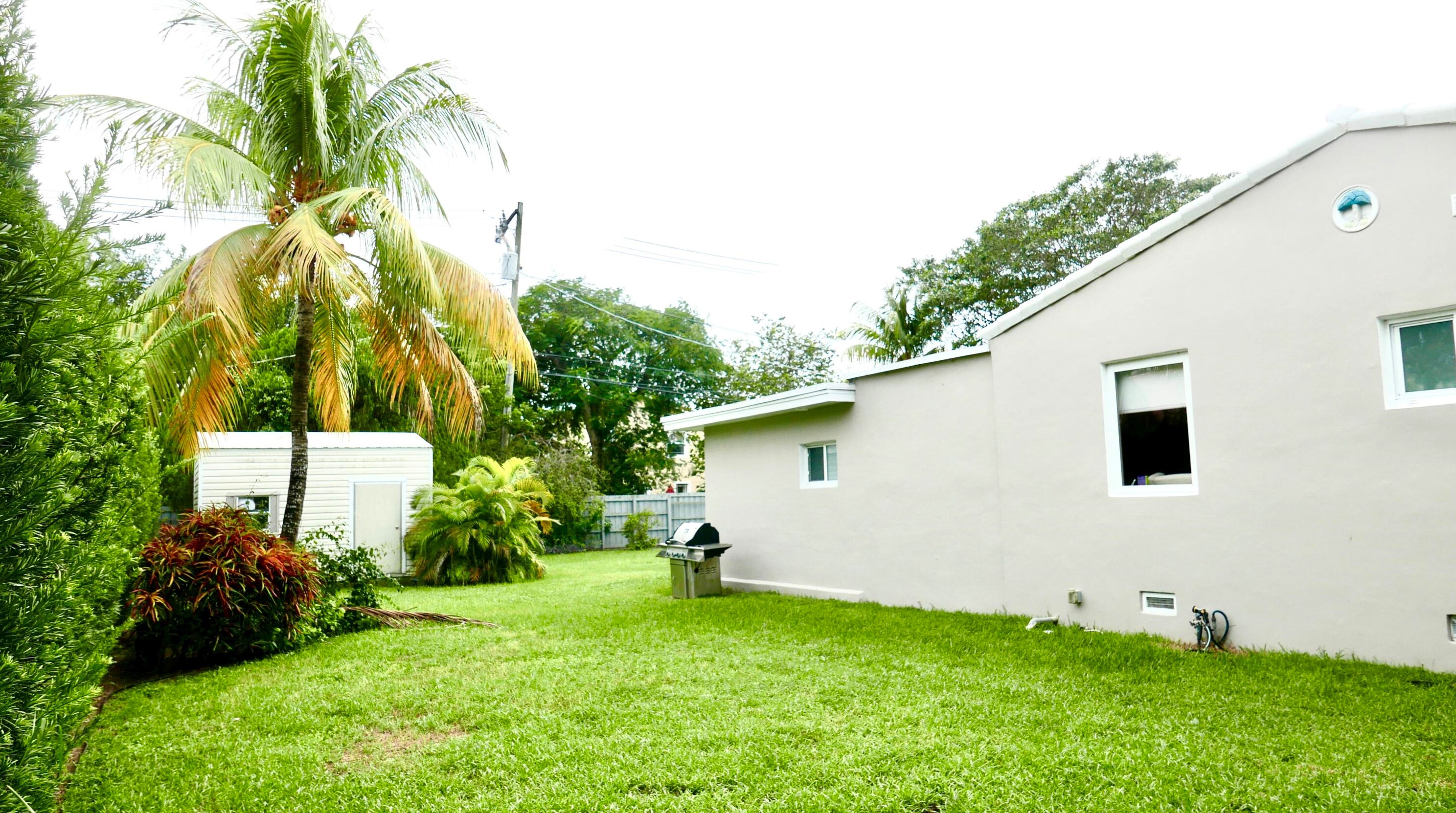 1636 Jackson St, Hollywood FL  33020-5110 exterior