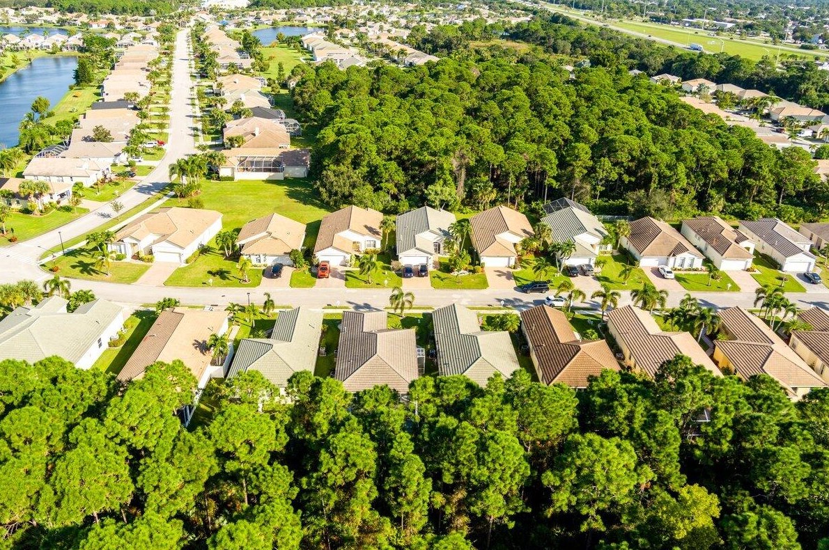 556 Indian Key Dr, Fort Pierce FL  34986-2051 exterior