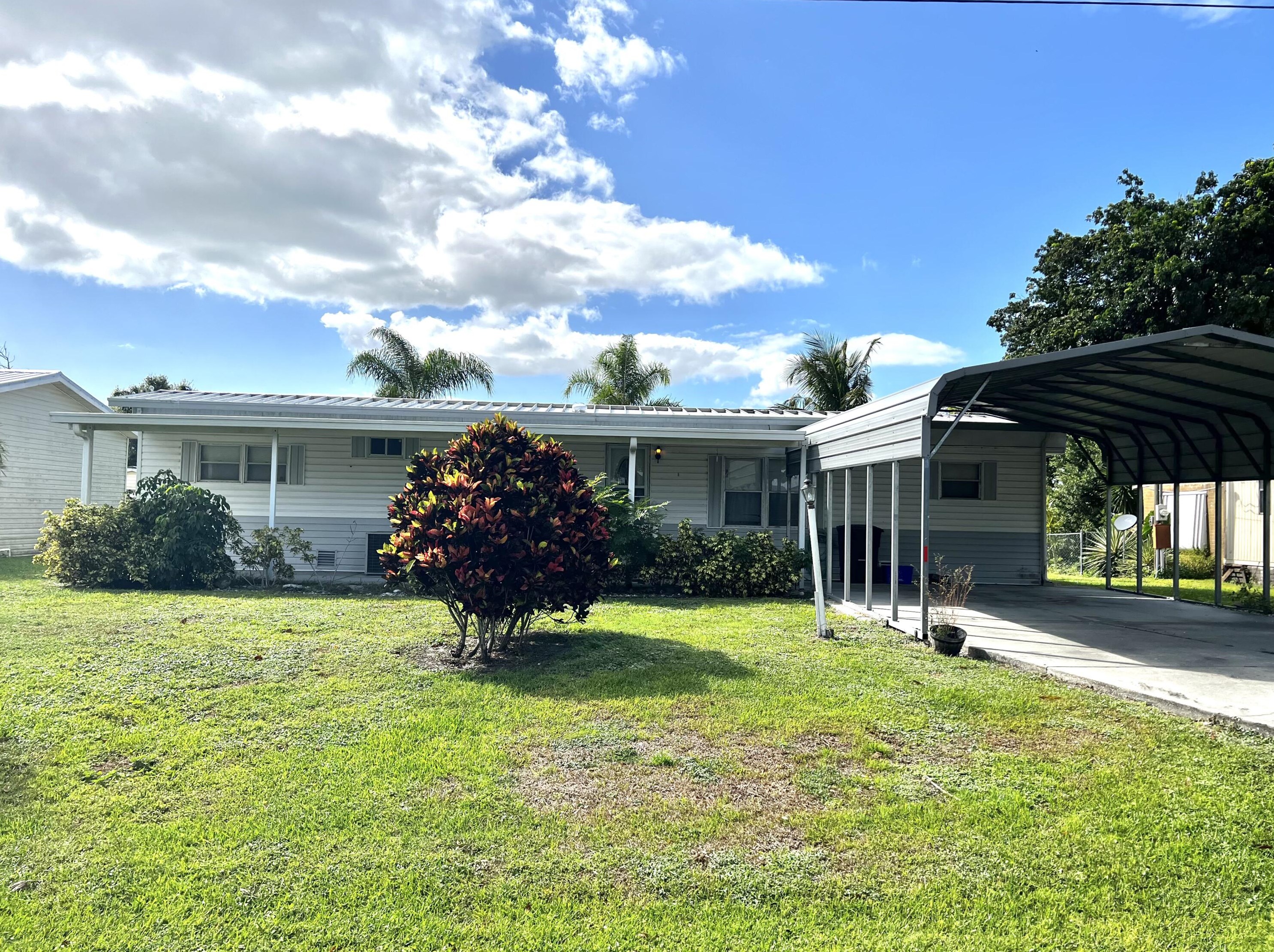 3701 19th Ter, Okeechobee FL  34974-7070 exterior