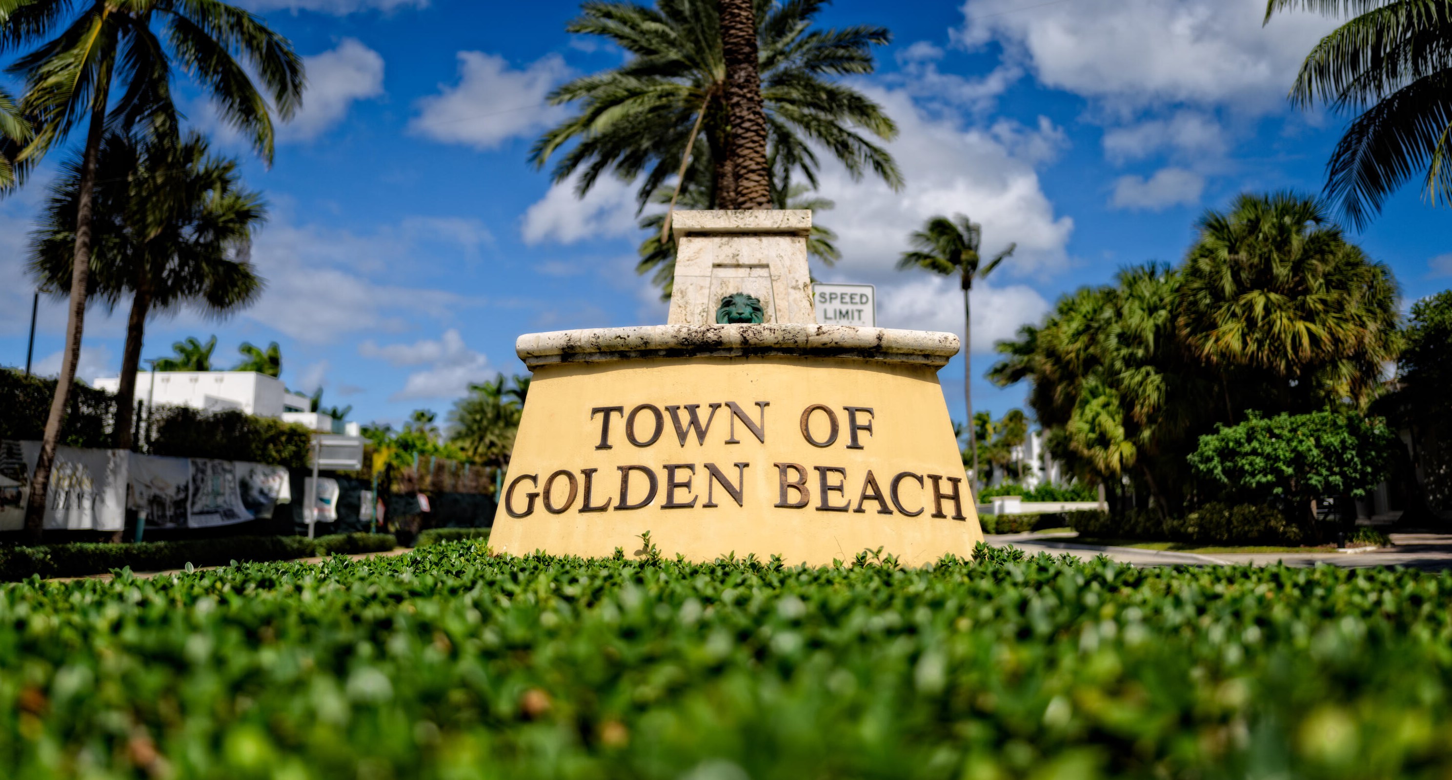 19435 39 Ave, Miami FL  33160-2273 exterior