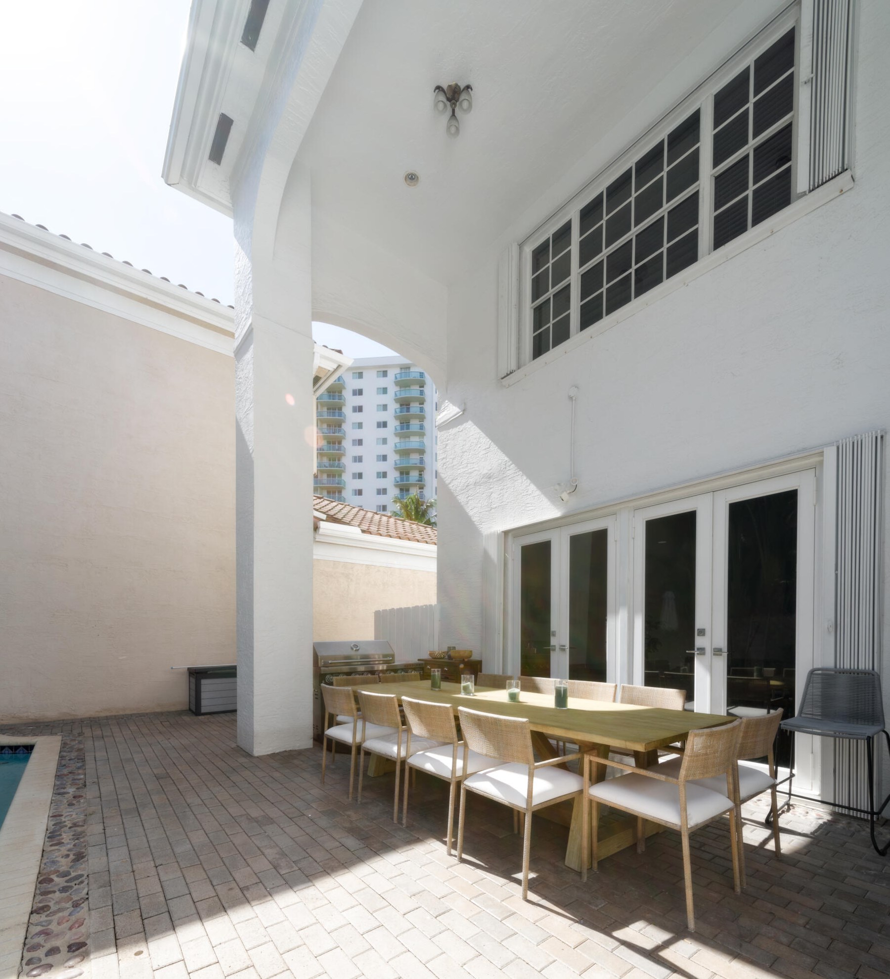 19435 39 Ave, Miami FL  33160-2273 exterior