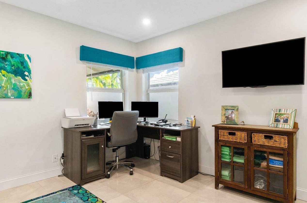 606 Boca Marina Ct, Boca Raton FL  33487-5204 exterior