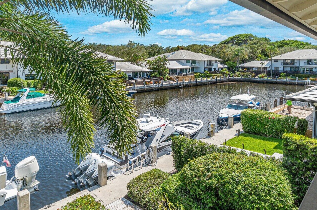 606 Boca Marina Ct, Boca Raton FL  33487-5204 exterior