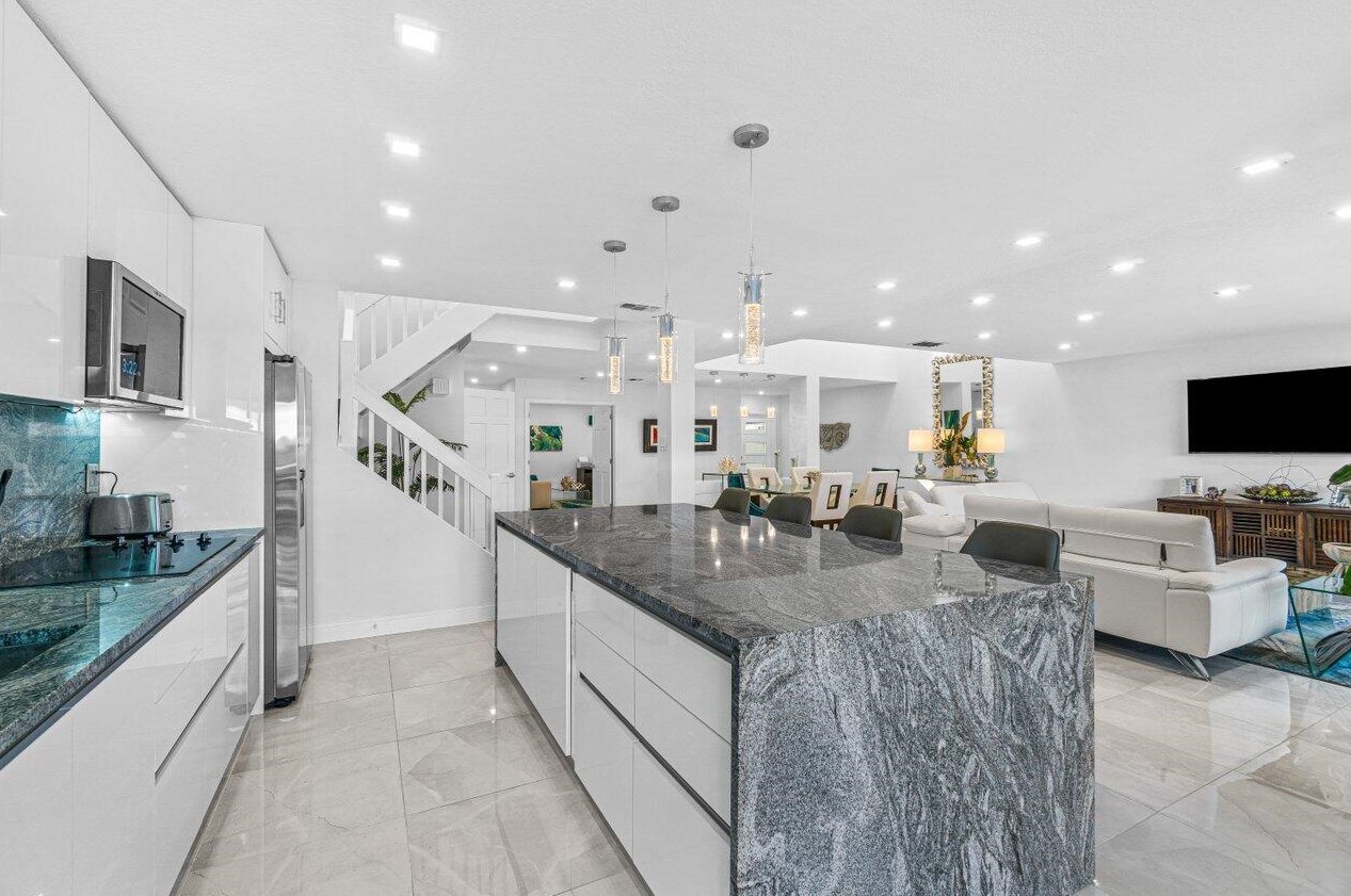 606 Boca Marina Ct, Boca Raton FL  33487-5204 exterior