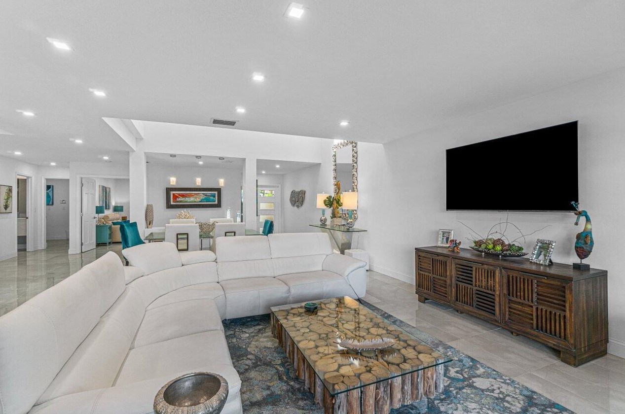 606 Boca Marina Ct, Boca Raton FL  33487-5204 exterior