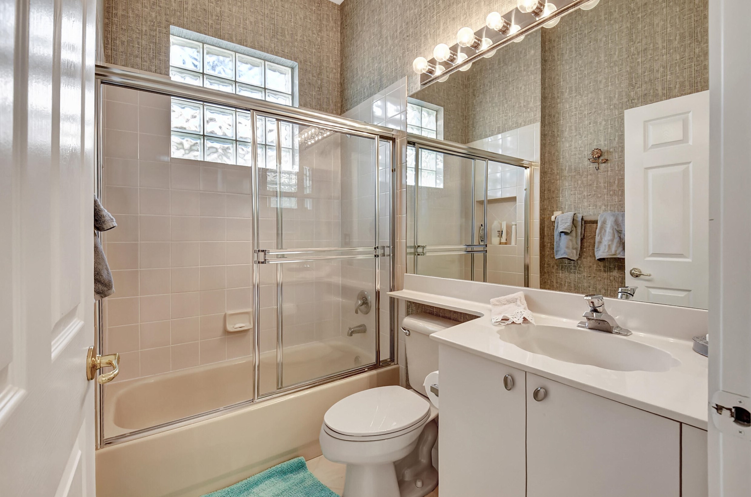 6635 Bali Hai Dr, Boynton Beach FL 33437-7046 exterior