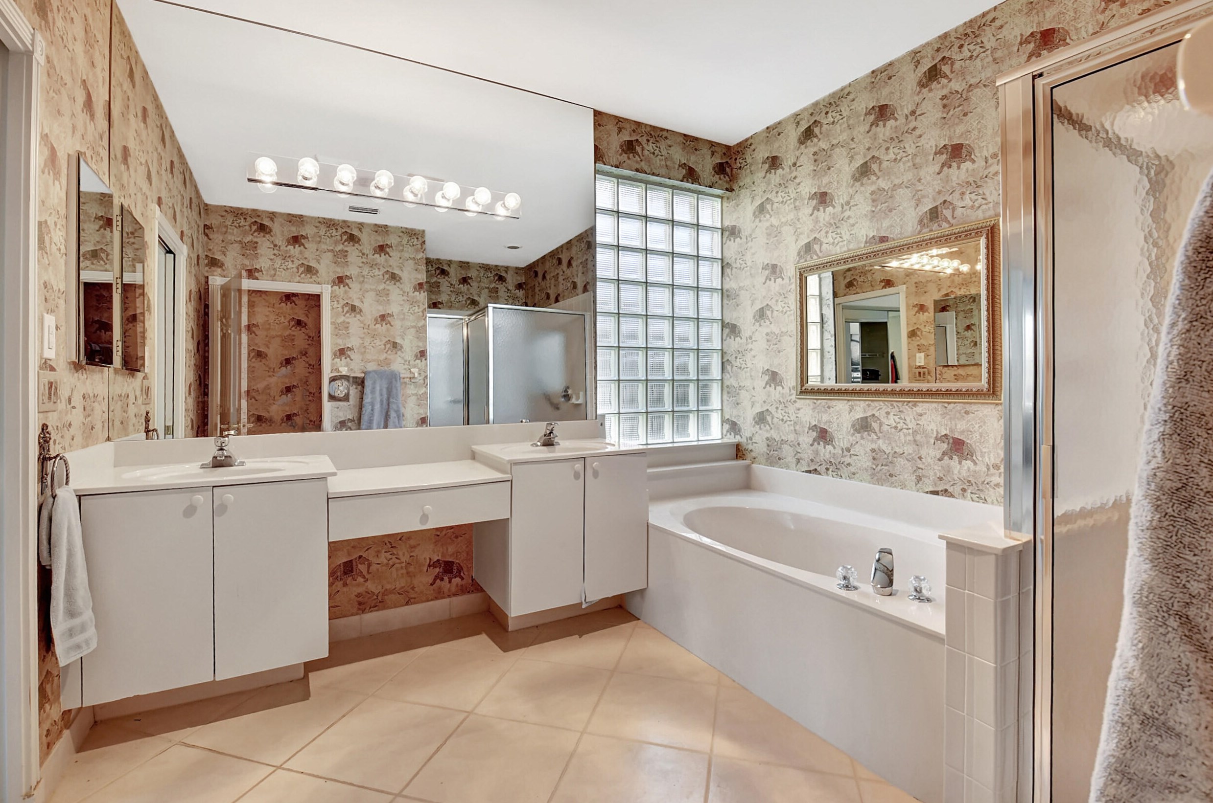 6635 Bali Hai Dr, Boynton Beach FL 33437-7046 exterior