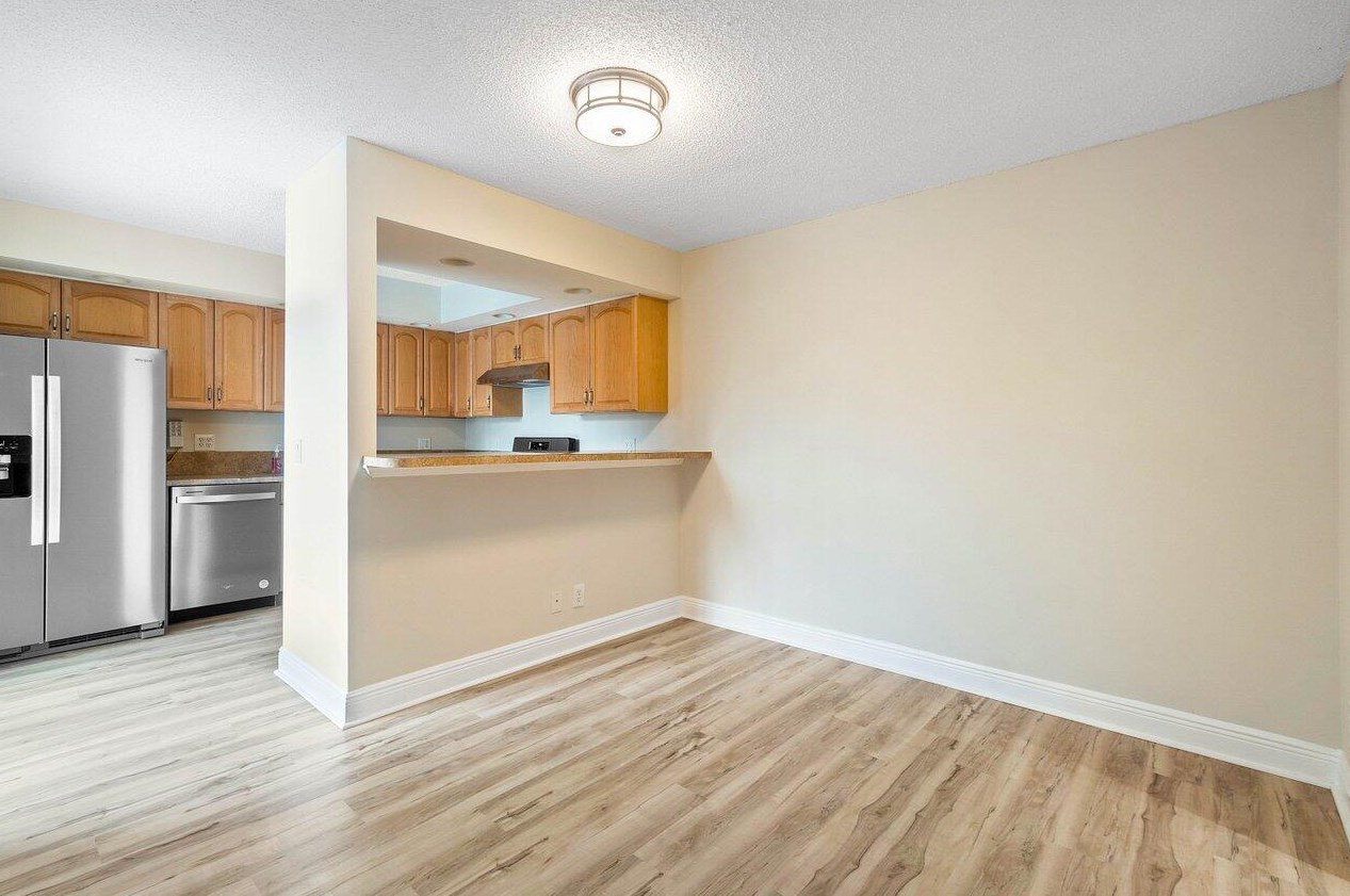 109 Lake Arbor Dr, Lake Worth FL  33461-2103 exterior