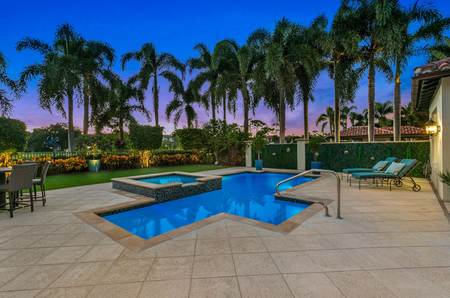 414 Red Hawk Dr, Jupiter FL  33477-4204 exterior