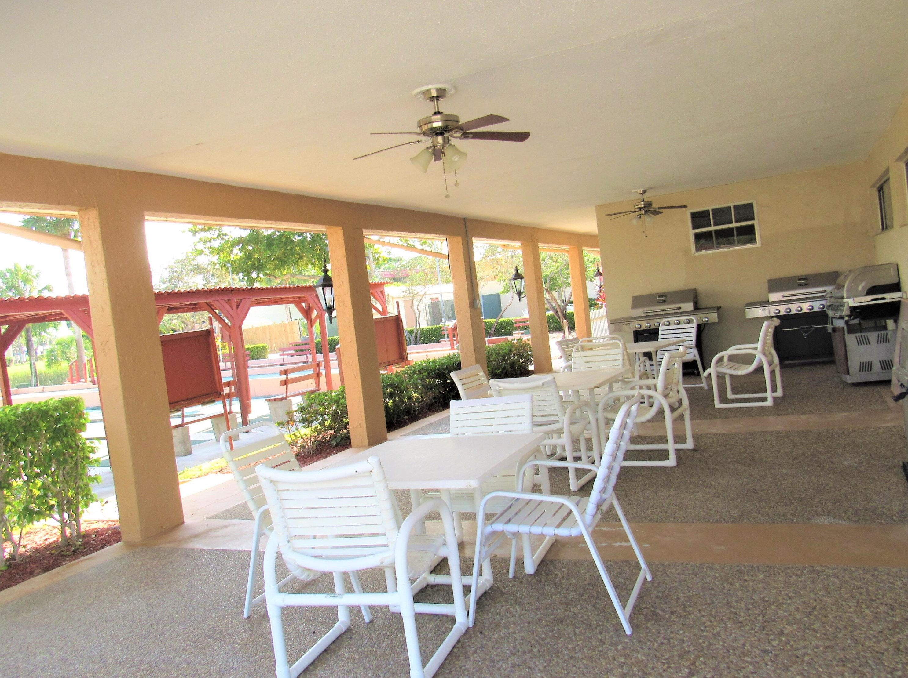 121 Lake Carol Dr, West Palm Beach, FL 33411
