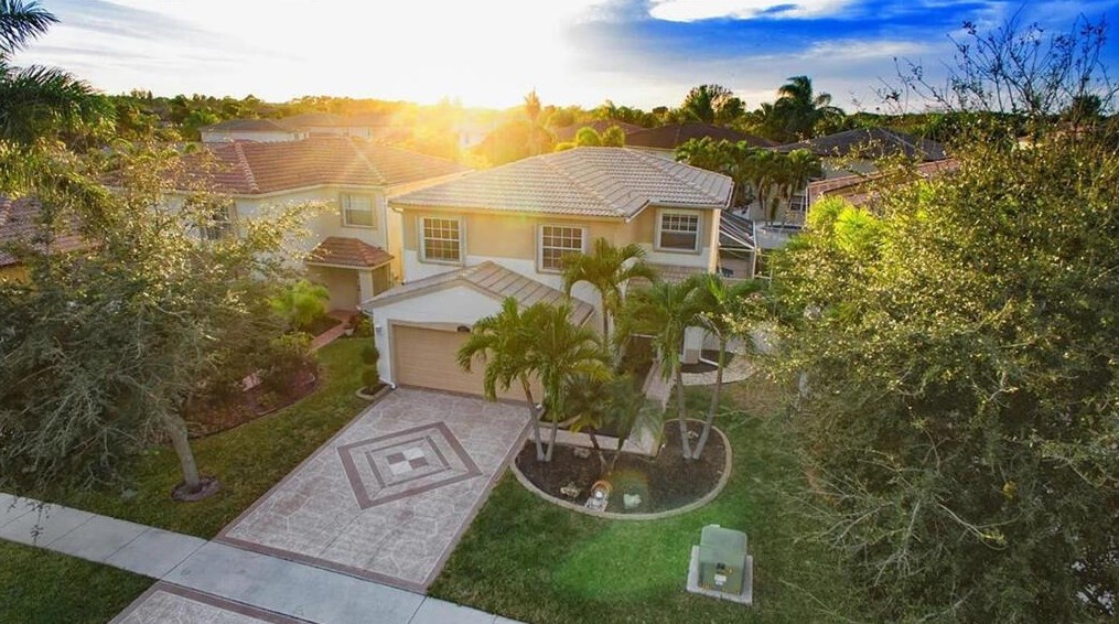 6695 Spg Gdn Run, Lake Worth FL  33463-7431 exterior