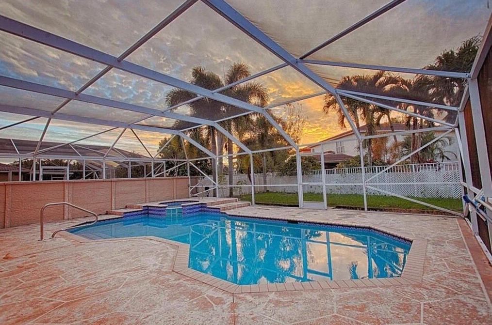 6695 Spg Gdn Run, Lake Worth FL  33463-7431 exterior