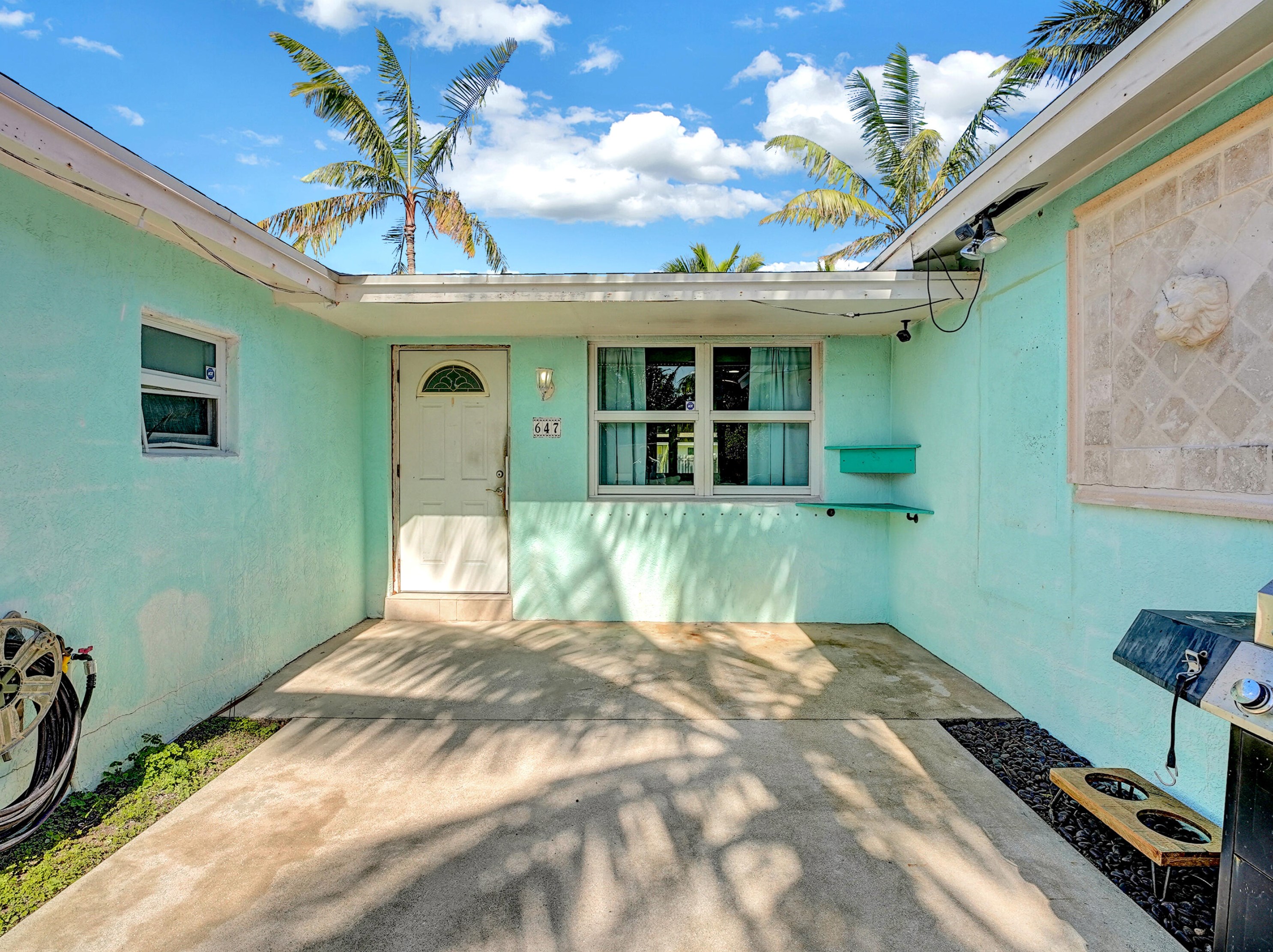 647 9th Ave, Boynton Beach FL  33435-3209 exterior