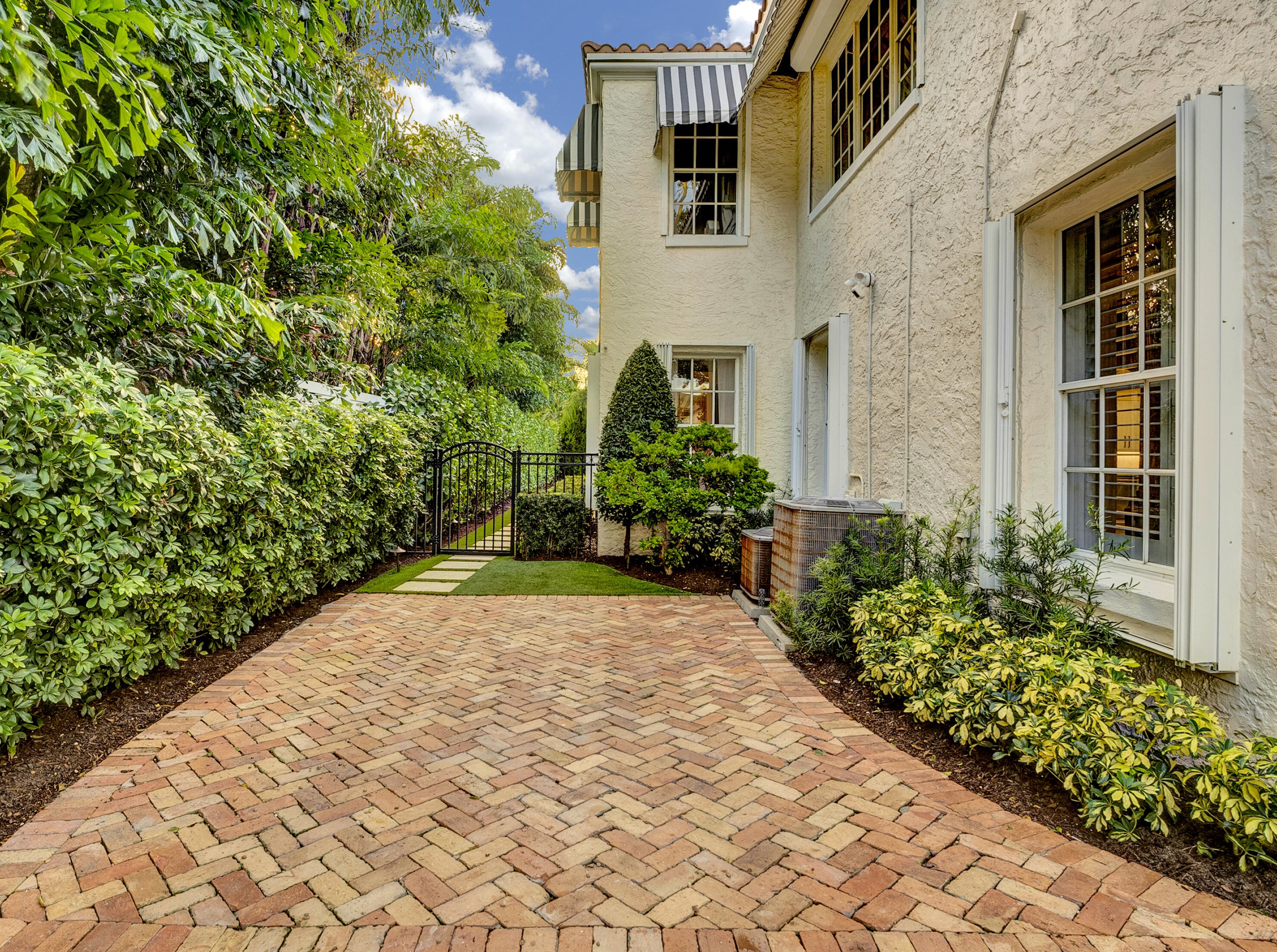 1616 N Swinton Ave, Delray Beach, FL 33444