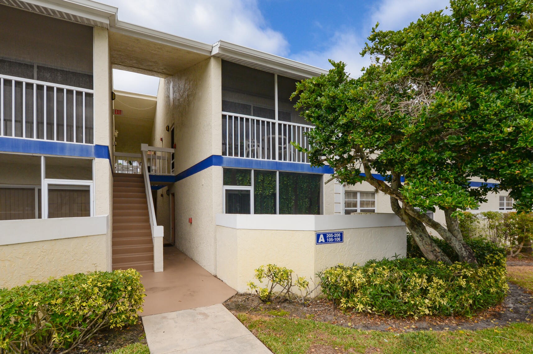 1500 Royal Green Cir, Fort Pierce FL  34952-7624 exterior
