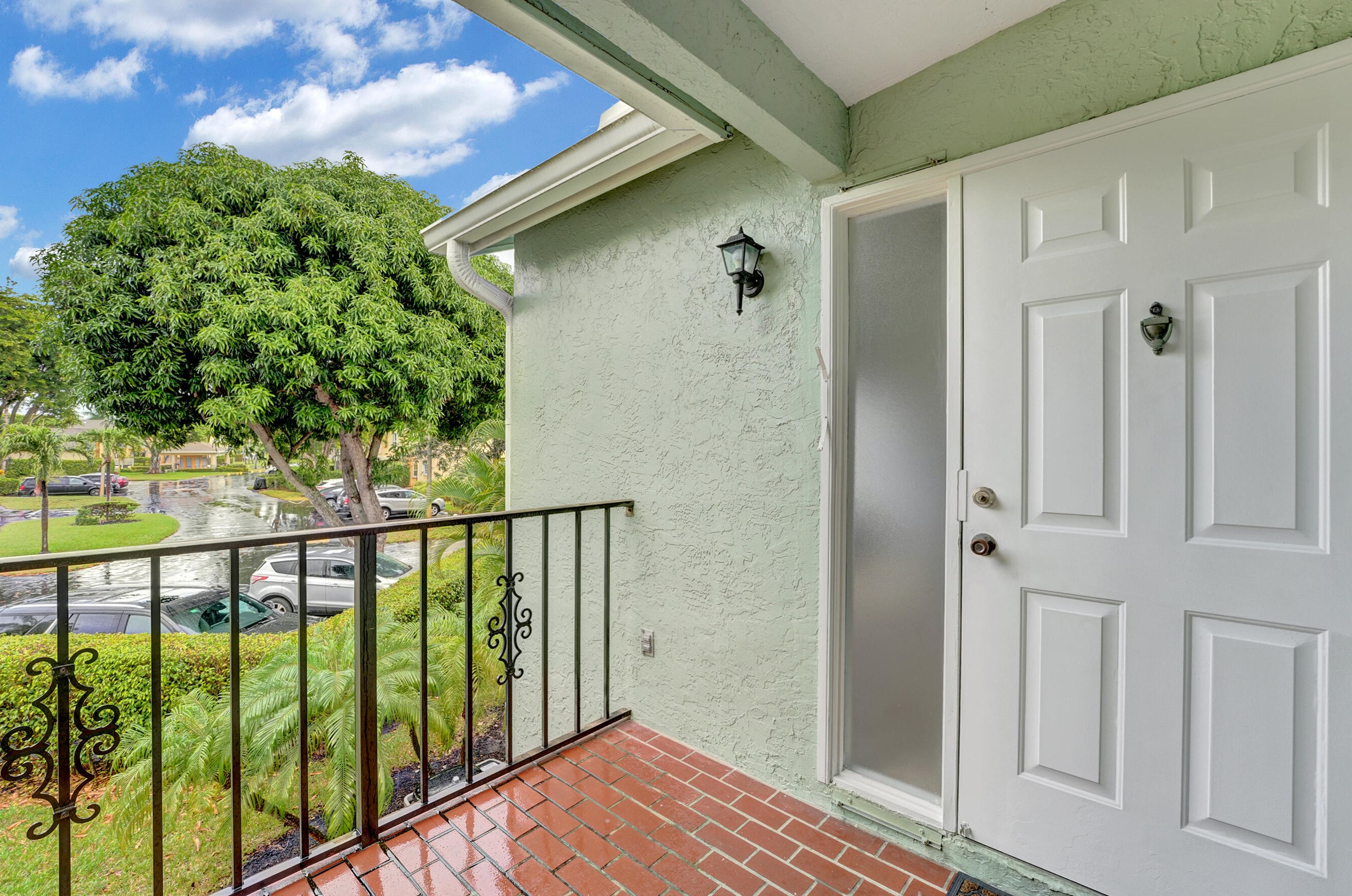 561 Waterside Dr, Lake Worth FL  33462-6178 exterior