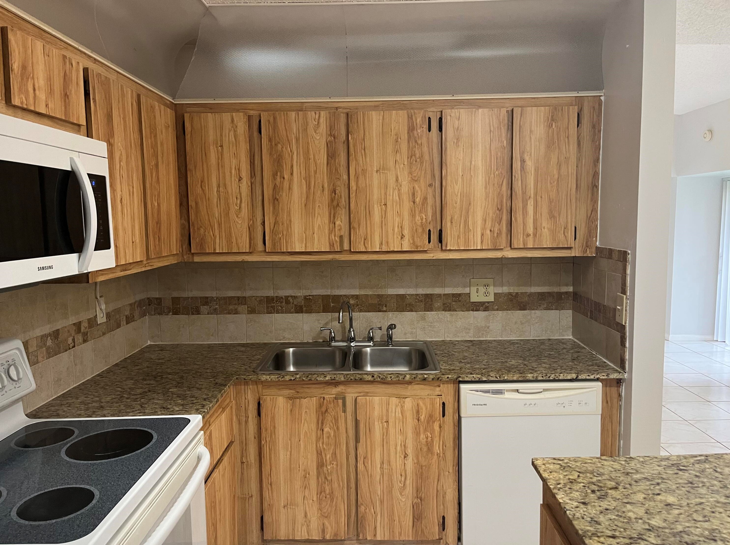 2103 Waterview Cir, Lake Worth FL  33461-6439 exterior