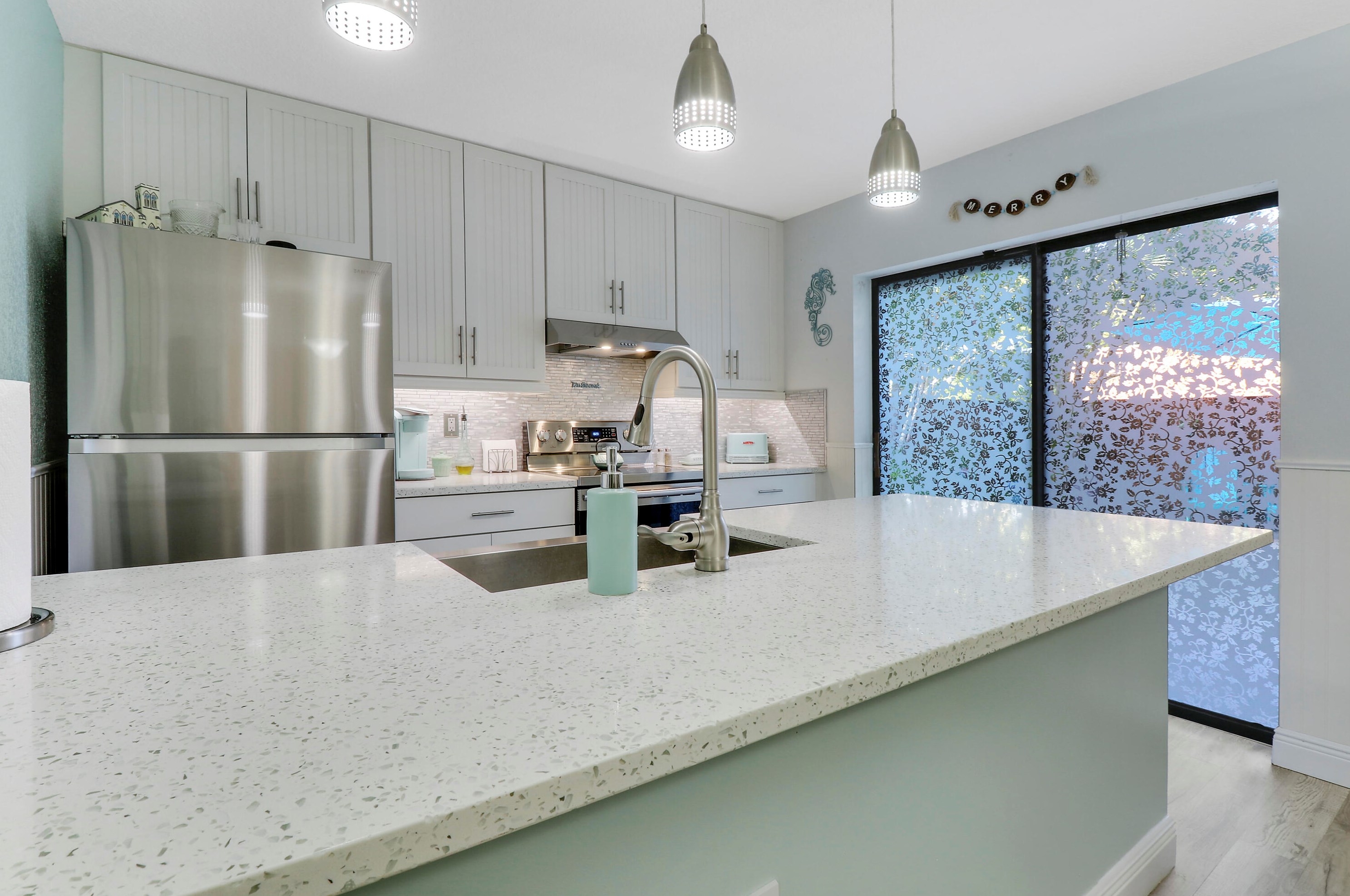 120 Buttonwood Ln, Boynton Beach FL 33436-7120 exterior