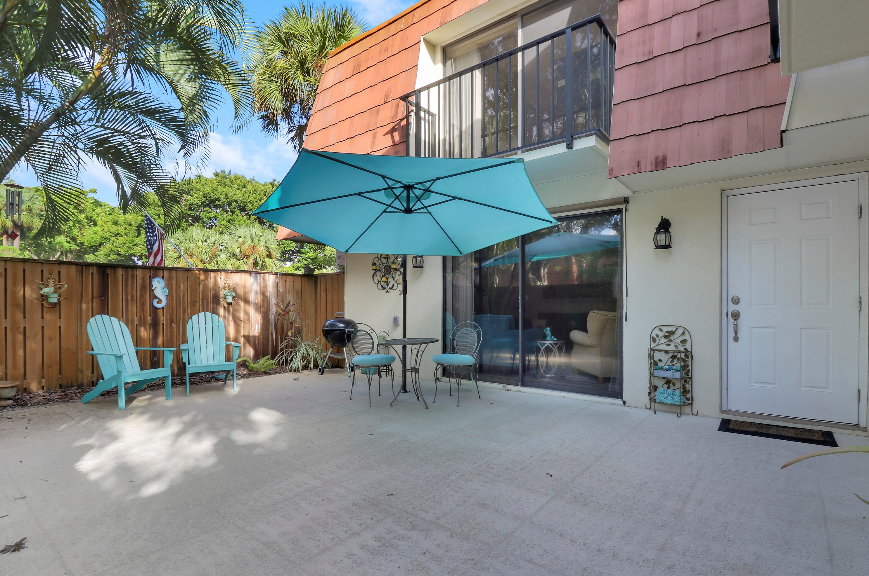 120 Buttonwood Ln, Boynton Beach FL 33436-7120 exterior