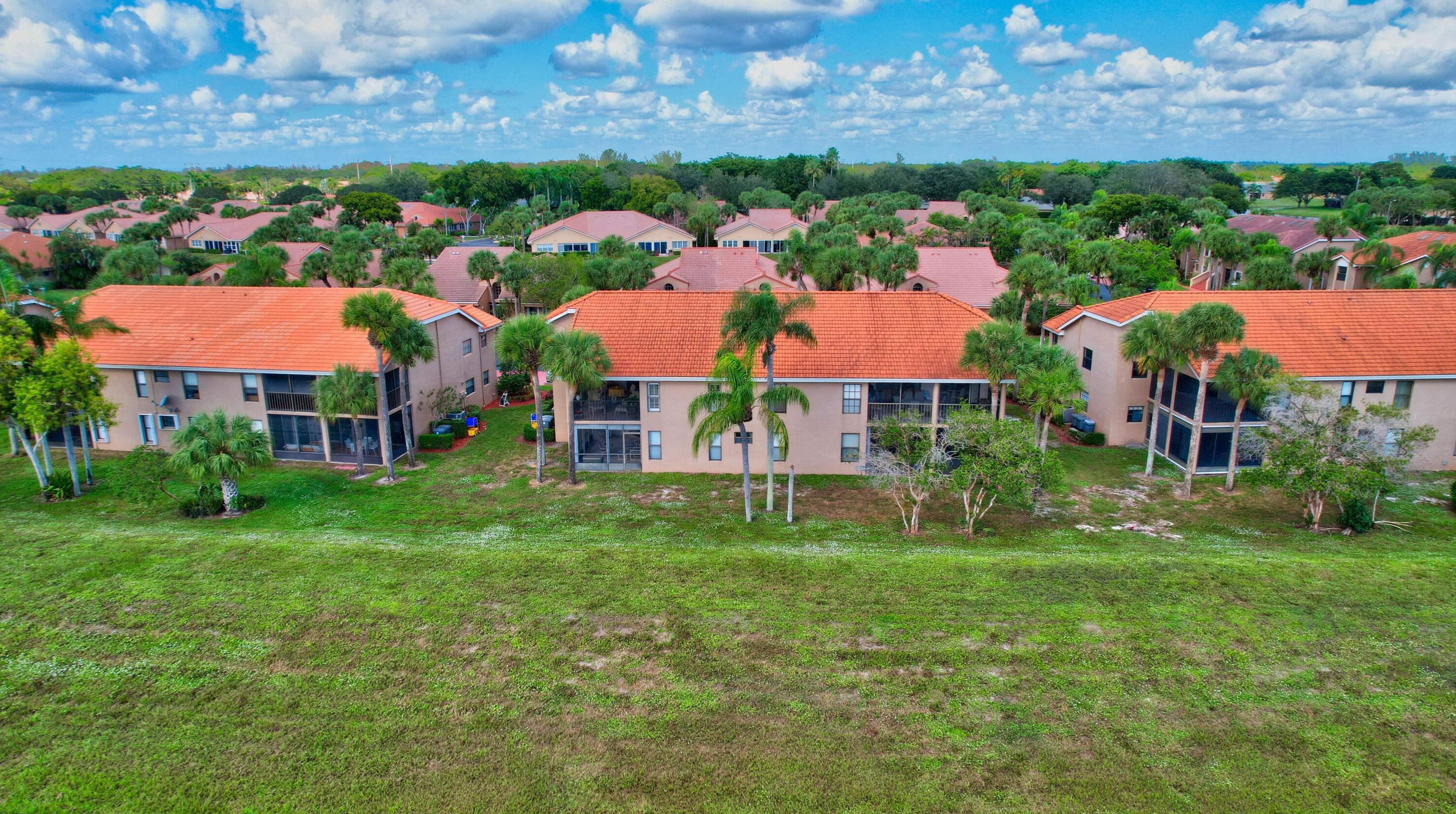 10890 Lakemore Ln, Boca Raton FL  33498-1542 exterior