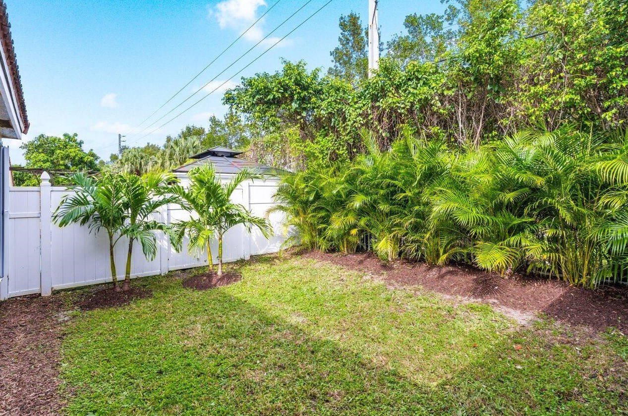 18750 Caspian Cir, Boca Raton FL  33496-2118 exterior