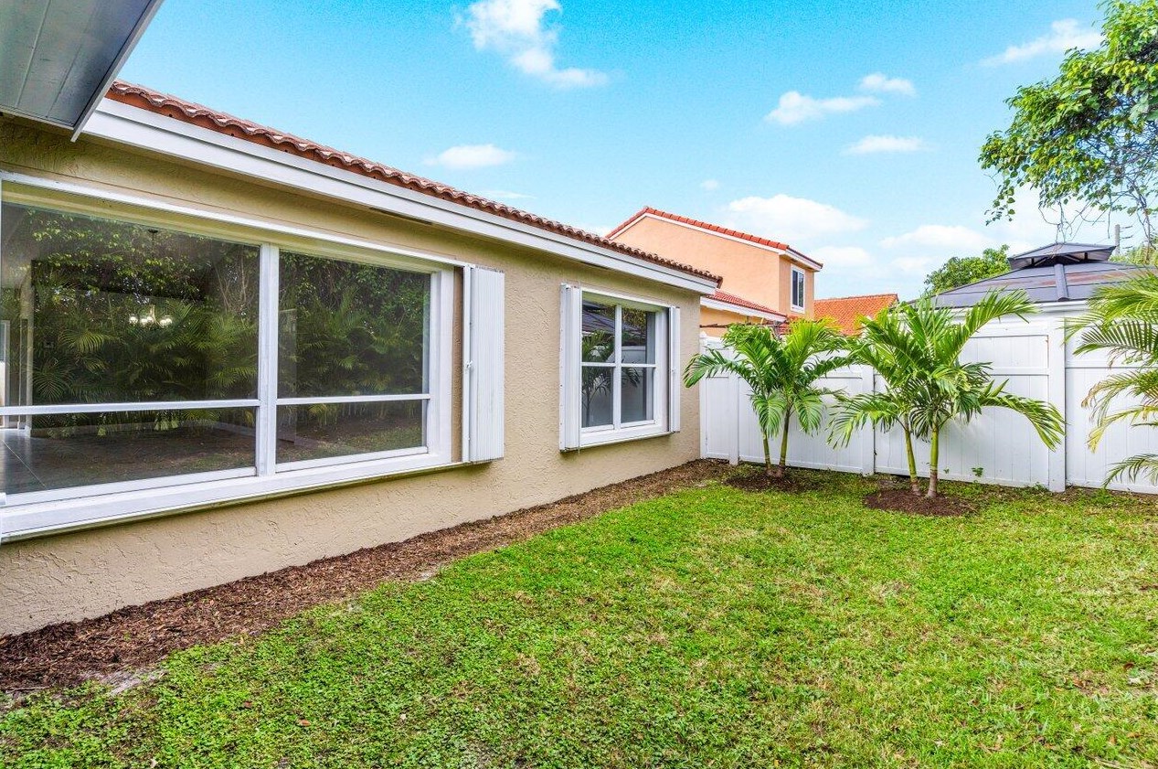 18750 Caspian Cir, Boca Raton FL  33496-2118 exterior