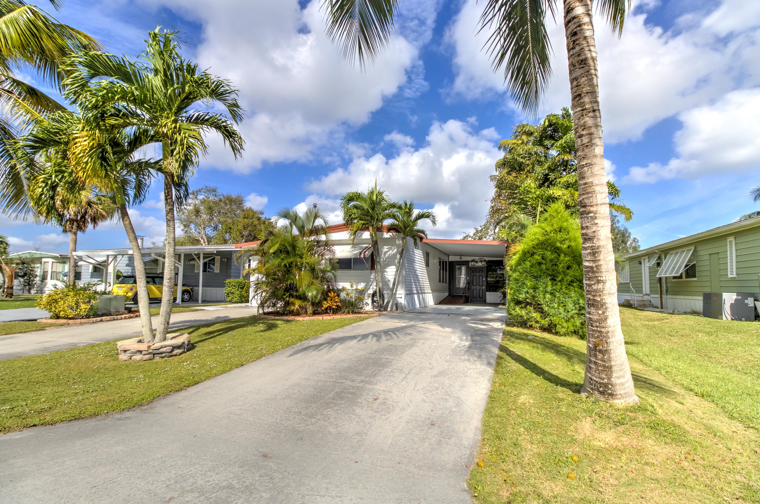 241 Paradise Pl, Stuart FL  34997-7366 exterior