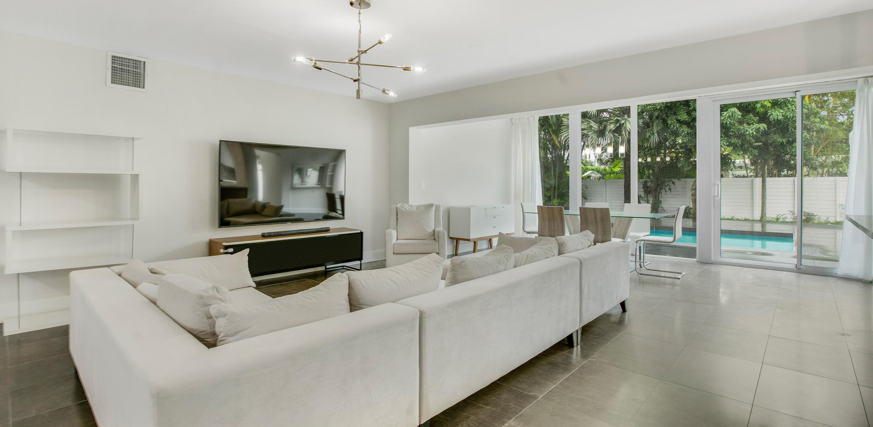 2090 Keystone Blvd, Miami FL  33181-2629 exterior