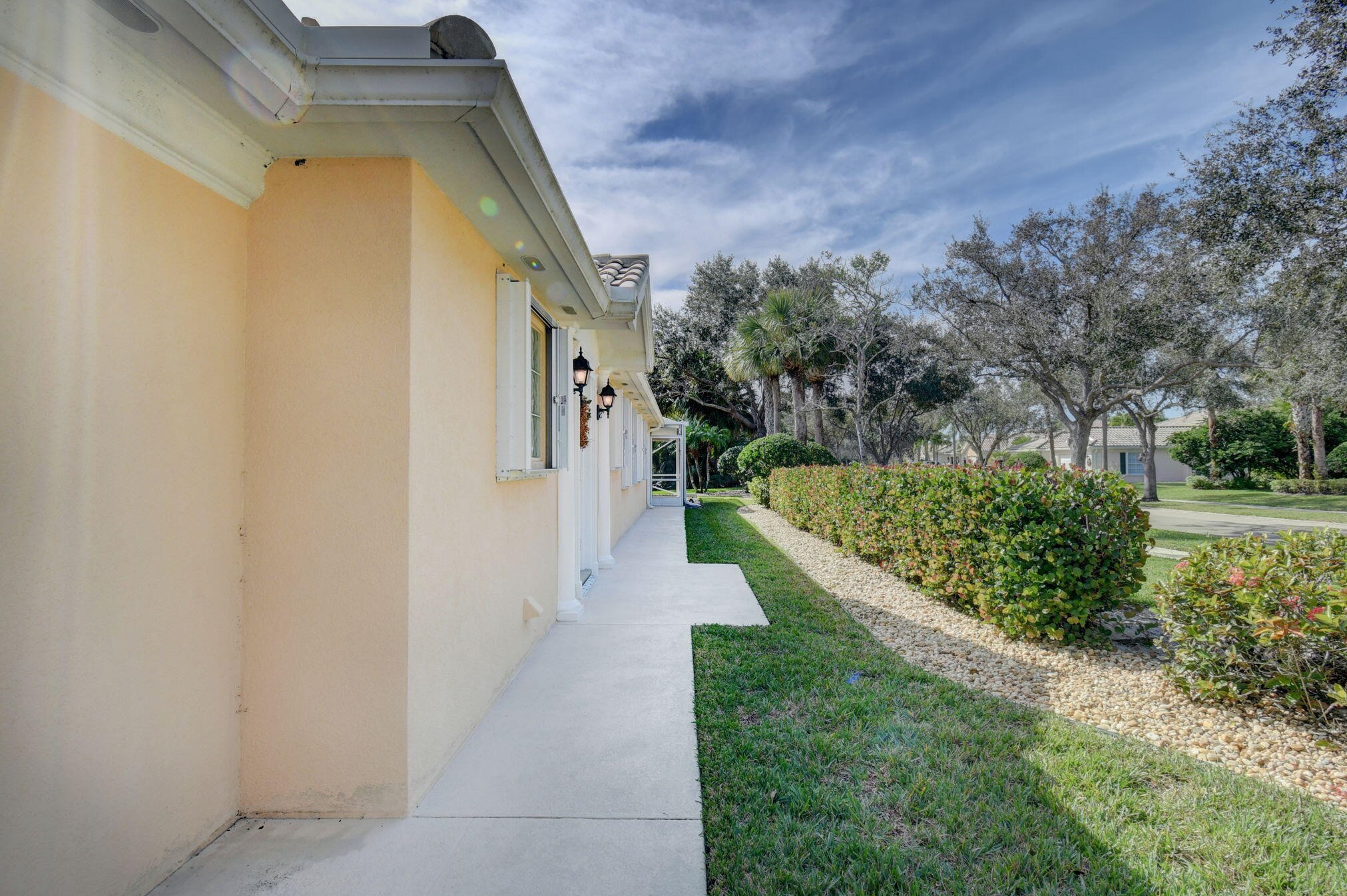 9014 Hawks Nest Ct, Hobe Sound FL  33455-8933 exterior