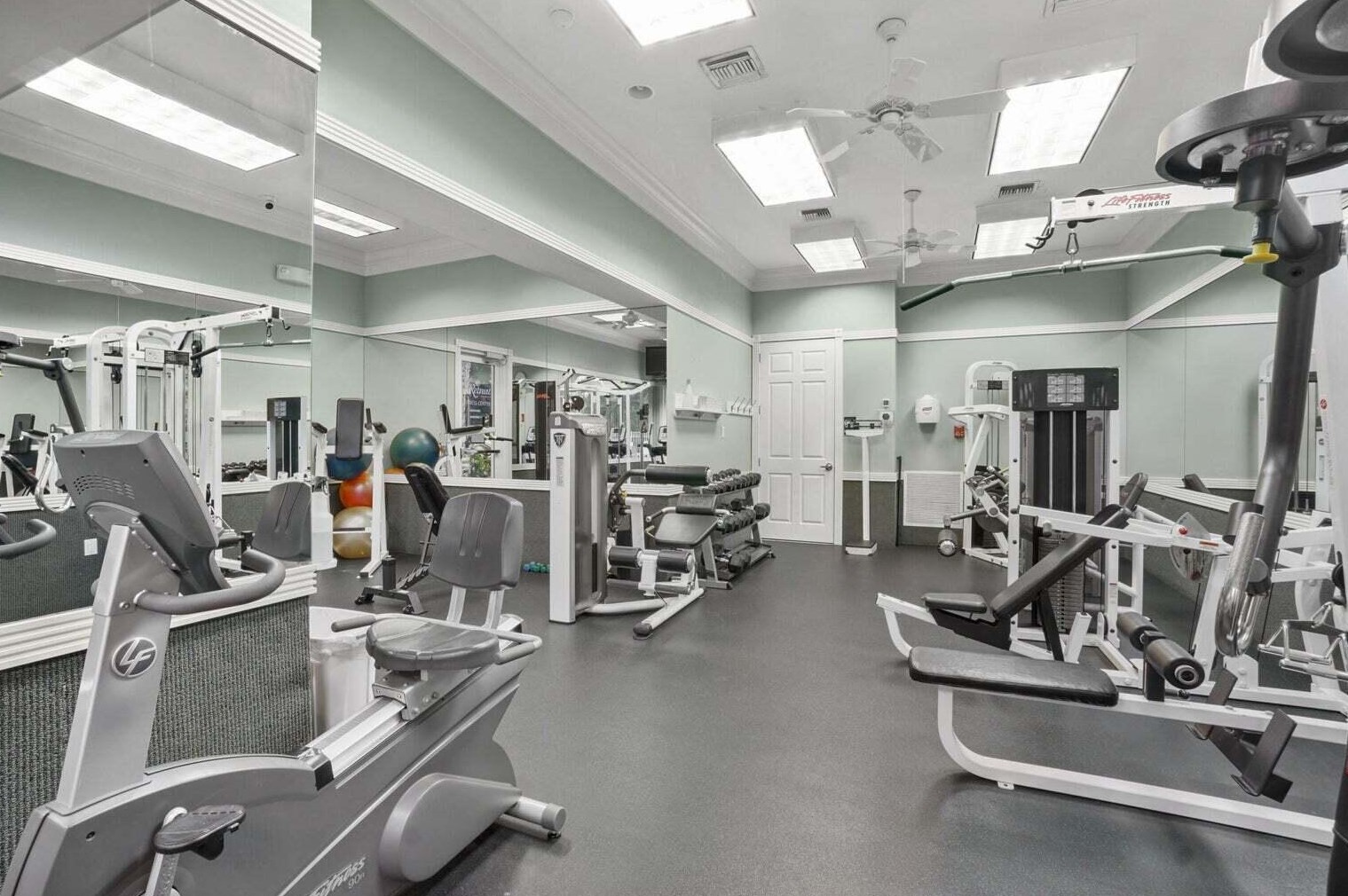 9014 Hawks Nest Ct, Hobe Sound FL  33455-8933 exterior