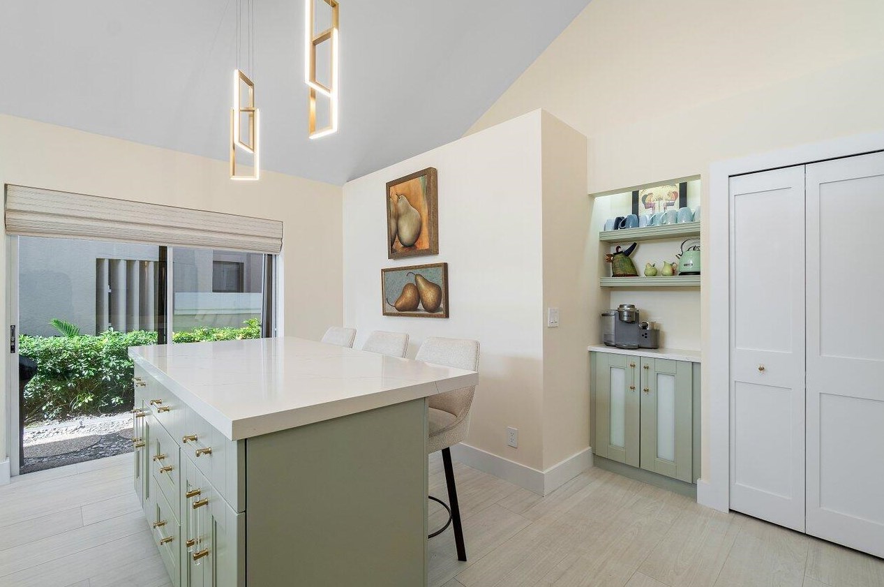 5212 Via De Amalfi Dr, Boca Raton FL  33496-2432 exterior