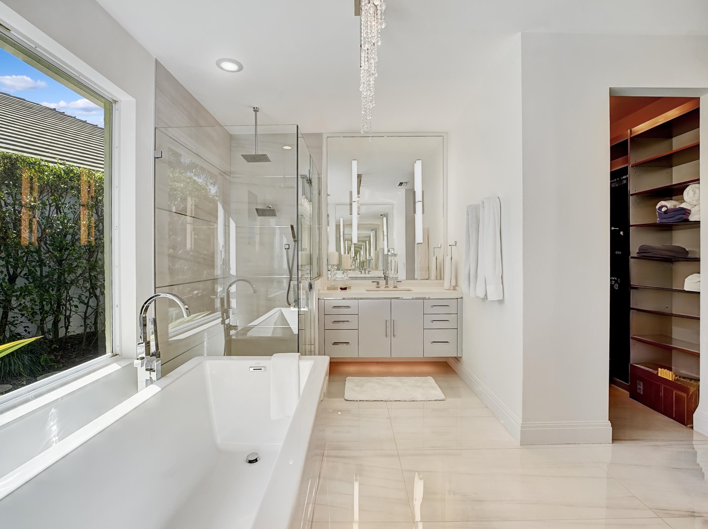 5782 Regency Cir, Boca Raton FL 33496-2760 exterior