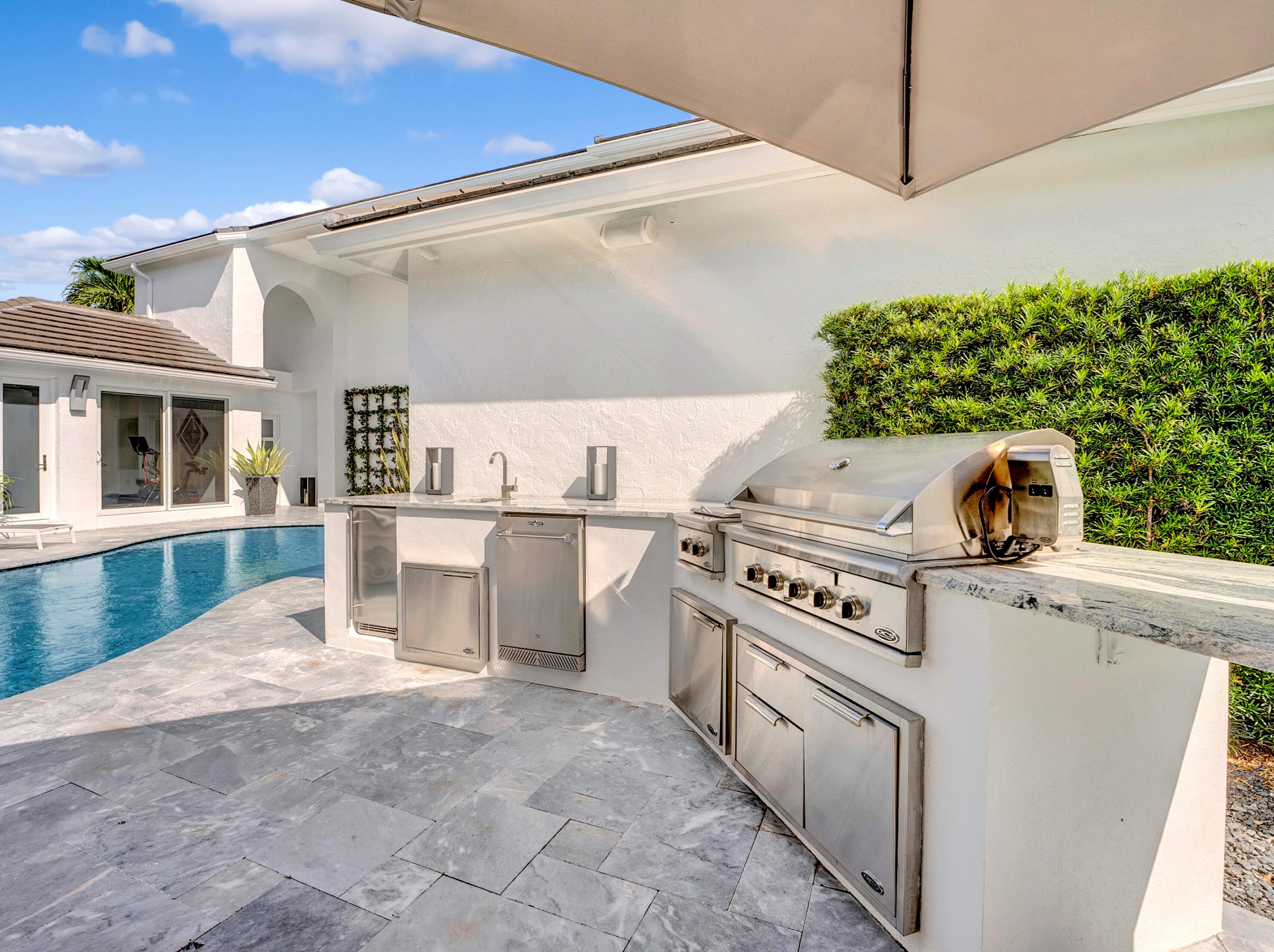 5782 Regency Cir, Boca Raton FL 33496-2760 exterior