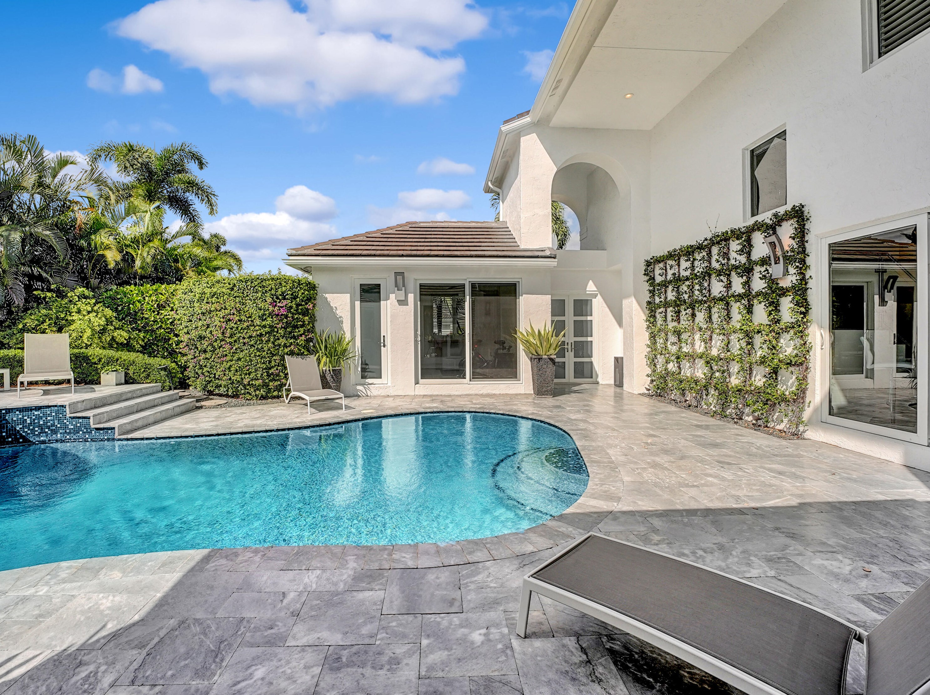 5782 Regency Cir, Boca Raton FL 33496-2760 exterior