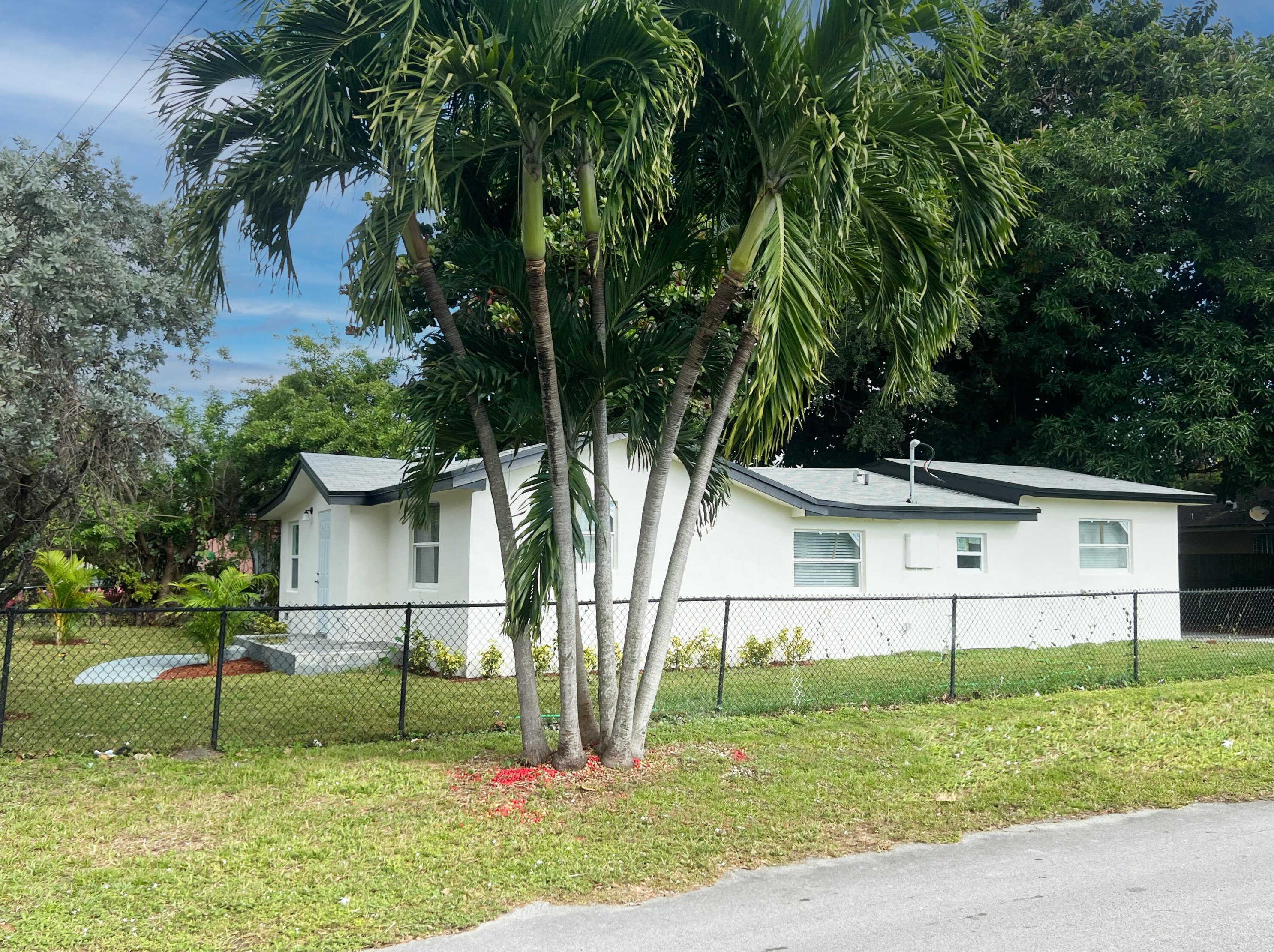 7705 21st Ave, Miami FL  33147-5618 exterior