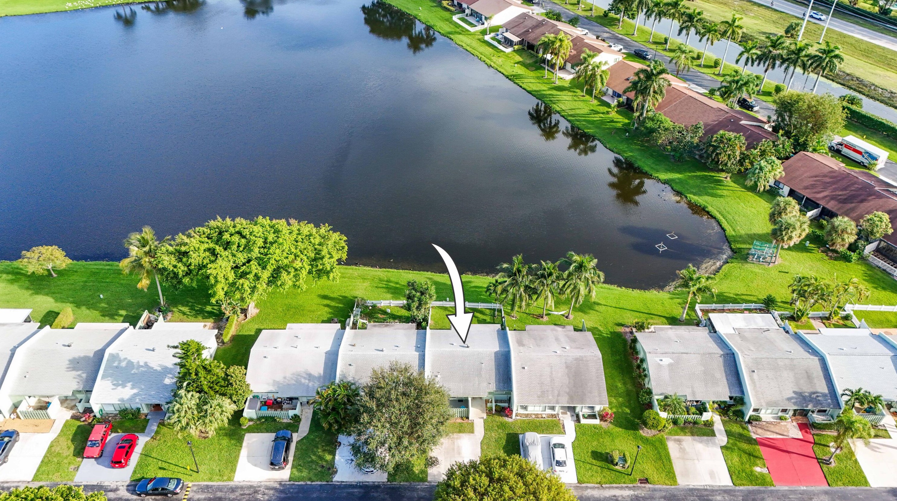 28 Camden Ln, Boynton Beach FL 33426-7704 exterior