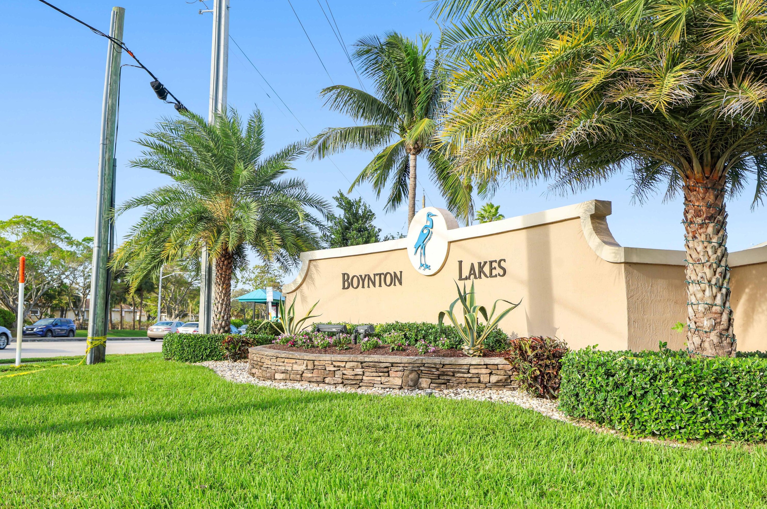 28 Camden Ln, Boynton Beach FL 33426-7704 exterior