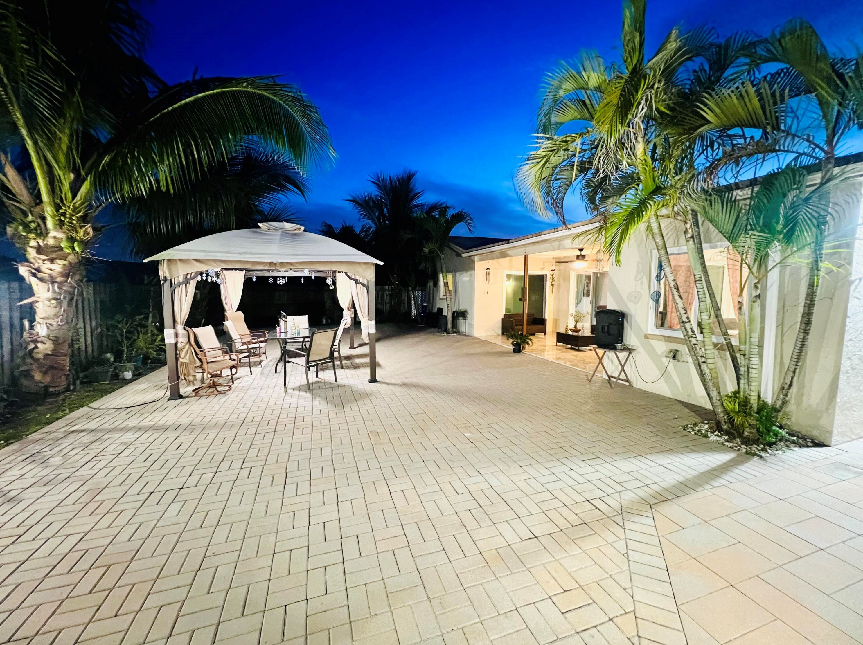 22744 54th Way, Boca Raton FL  33433-6250 exterior