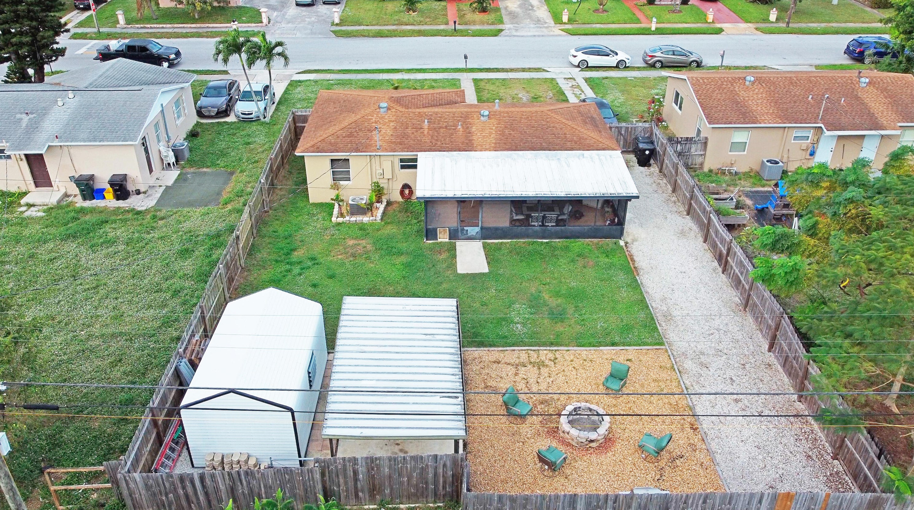 1322 Tropical Dr, Lake Worth FL 33460-5345 exterior